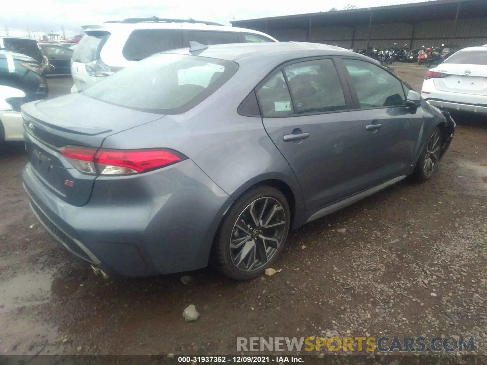 4 Photograph of a damaged car 5YFS4MCE2MP076861 TOYOTA COROLLA 2021