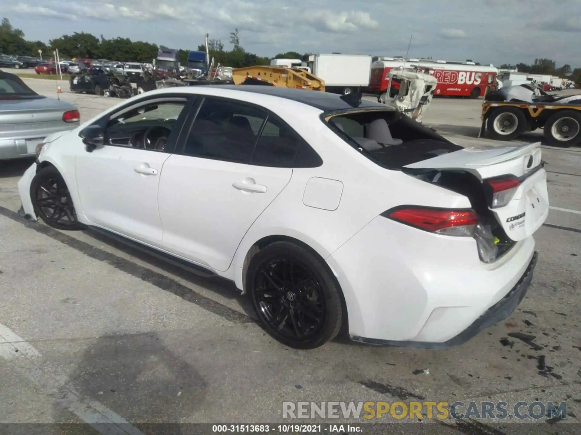 3 Photograph of a damaged car 5YFS4MCE2MP082417 TOYOTA COROLLA 2021