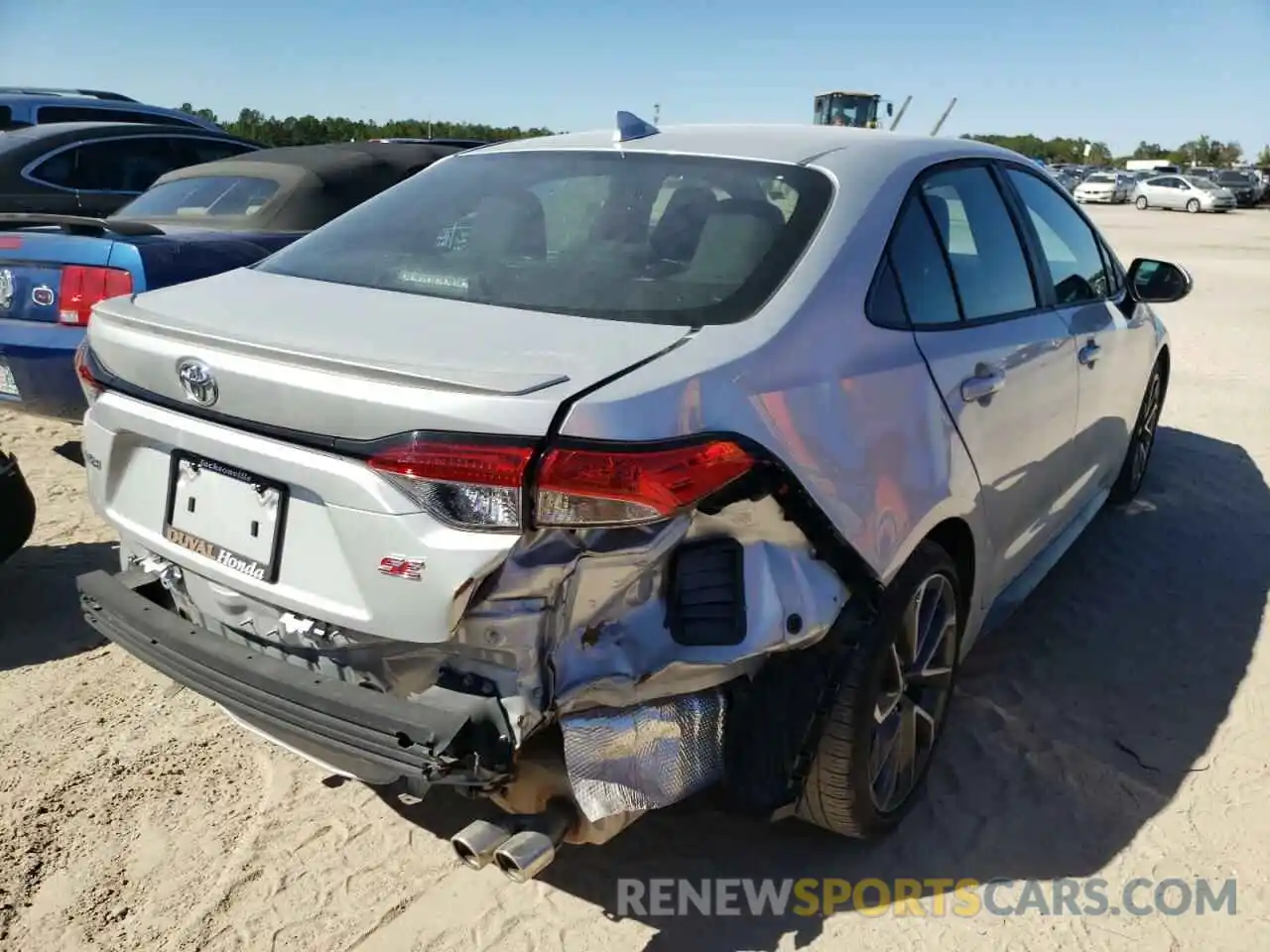 4 Photograph of a damaged car 5YFS4MCE3MP059860 TOYOTA COROLLA 2021