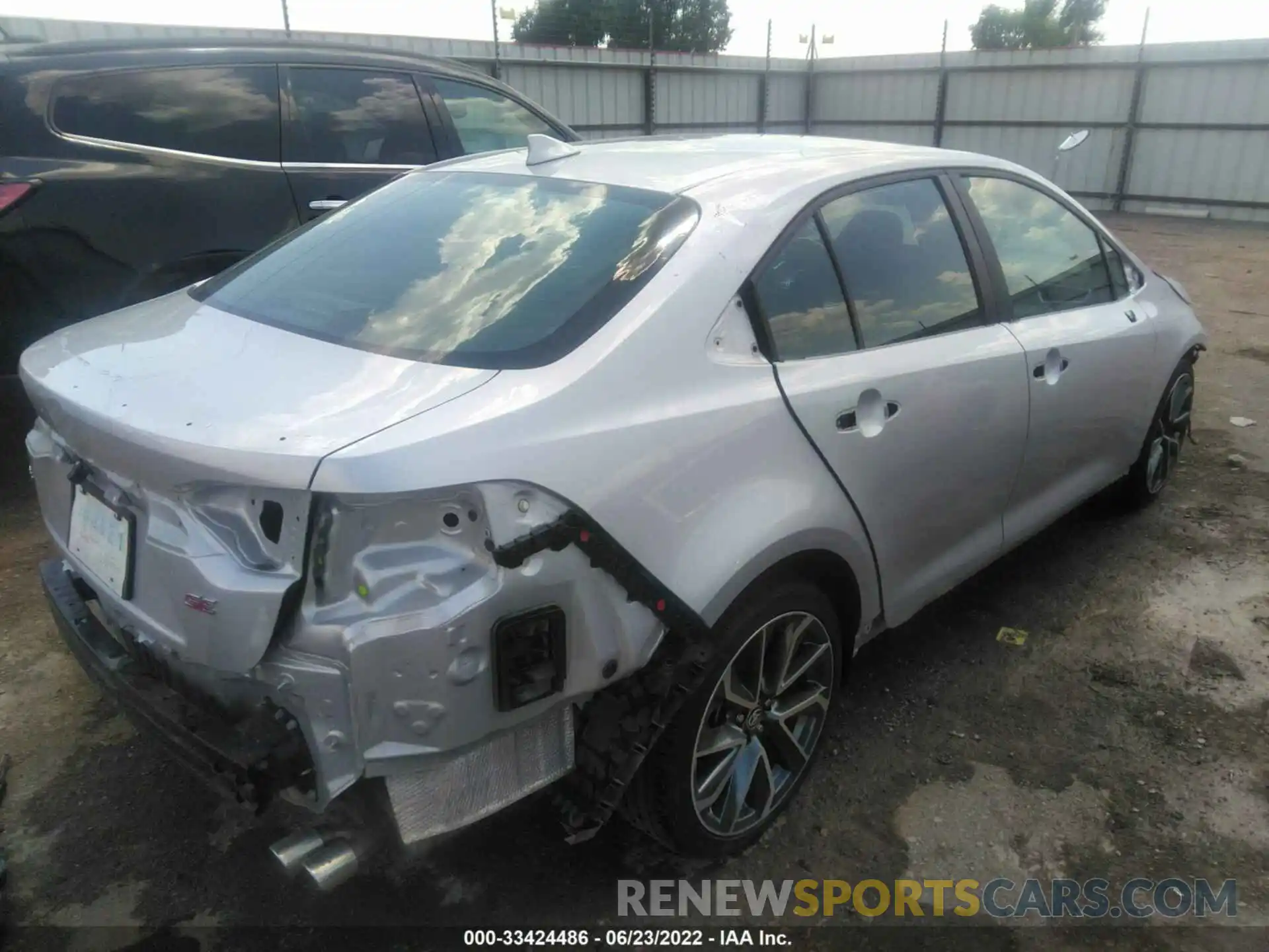 4 Photograph of a damaged car 5YFS4MCE3MP063200 TOYOTA COROLLA 2021