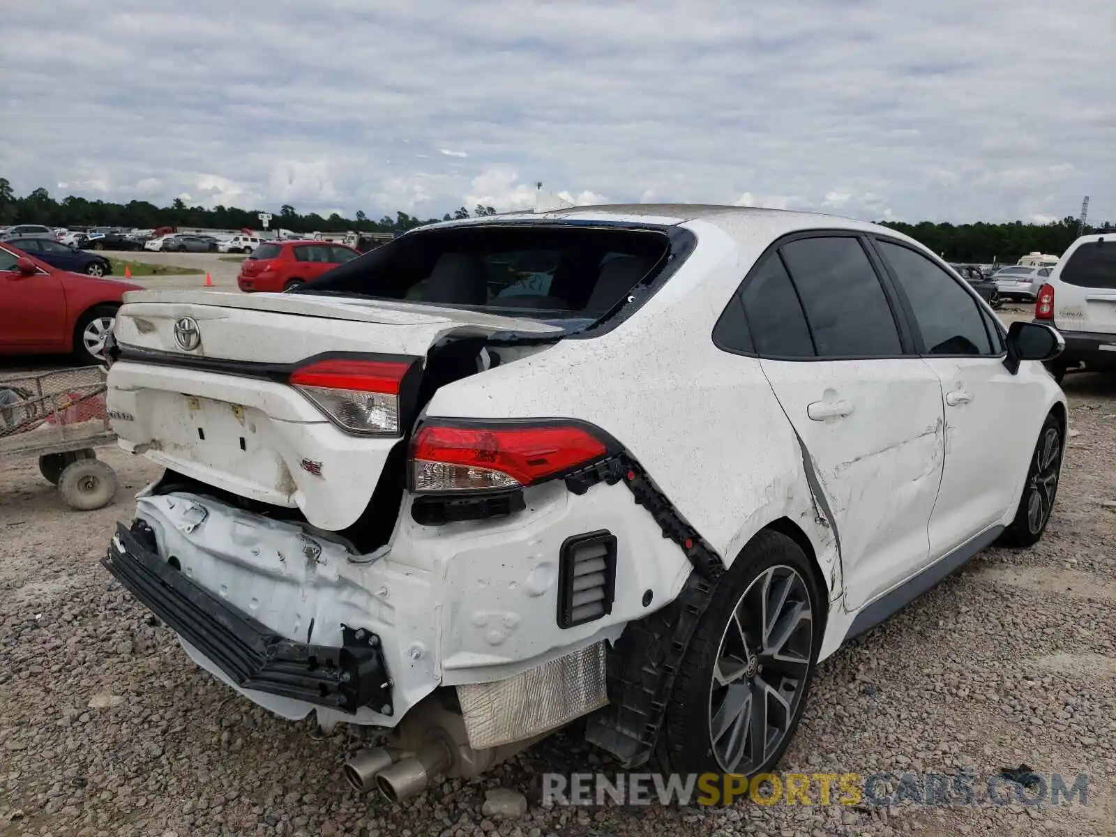 4 Photograph of a damaged car 5YFS4MCE3MP066050 TOYOTA COROLLA 2021