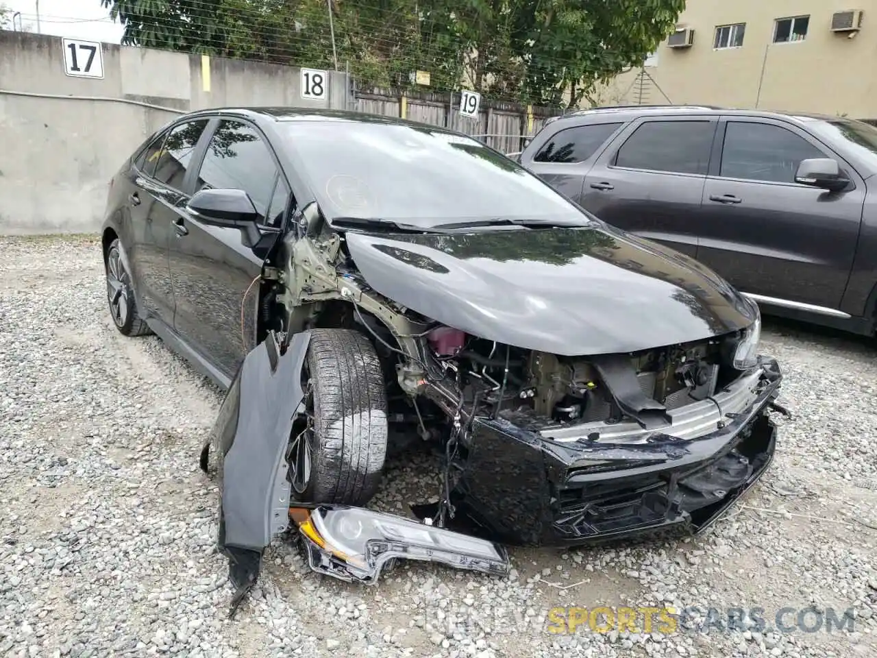 1 Photograph of a damaged car 5YFS4MCE3MP076223 TOYOTA COROLLA 2021