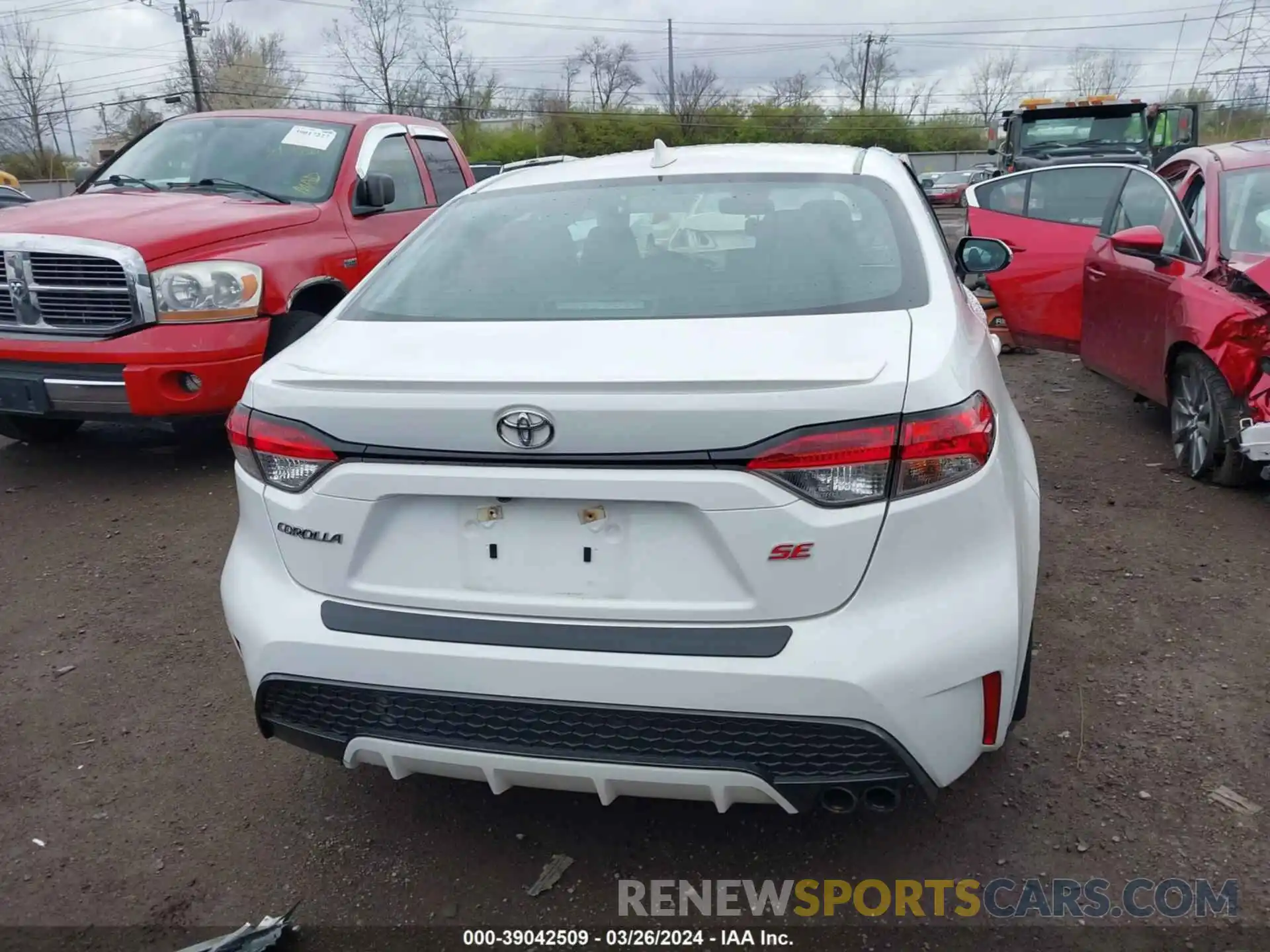 17 Photograph of a damaged car 5YFS4MCE4MP065652 TOYOTA COROLLA 2021