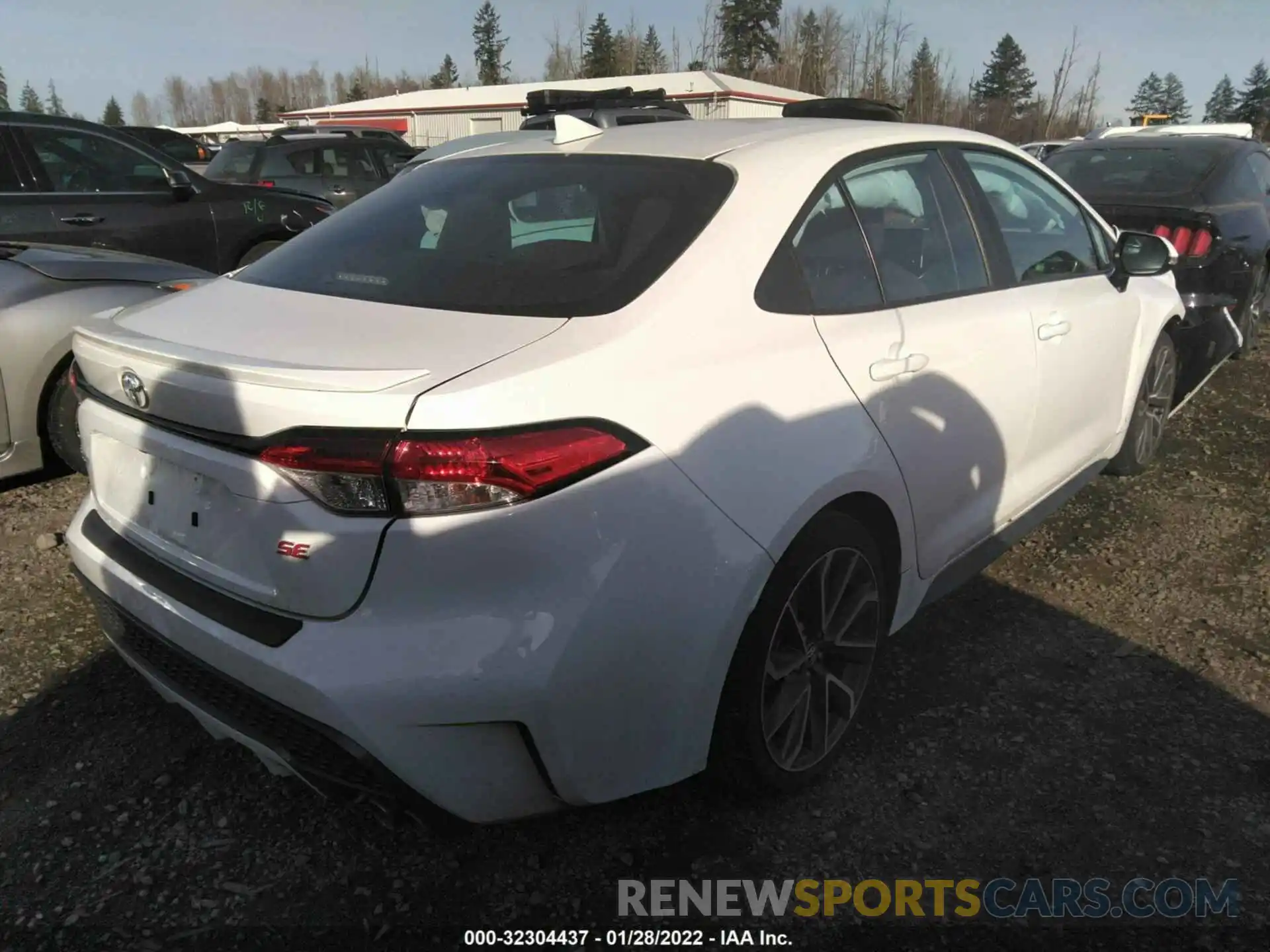 4 Photograph of a damaged car 5YFS4MCE4MP066655 TOYOTA COROLLA 2021