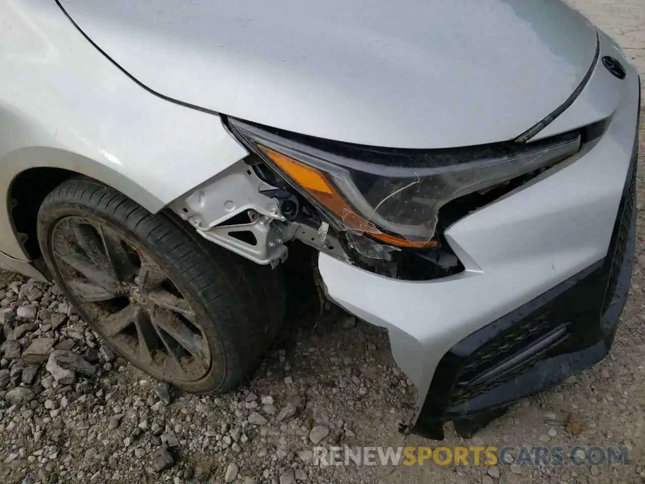 9 Photograph of a damaged car 5YFS4MCE4MP067773 TOYOTA COROLLA 2021