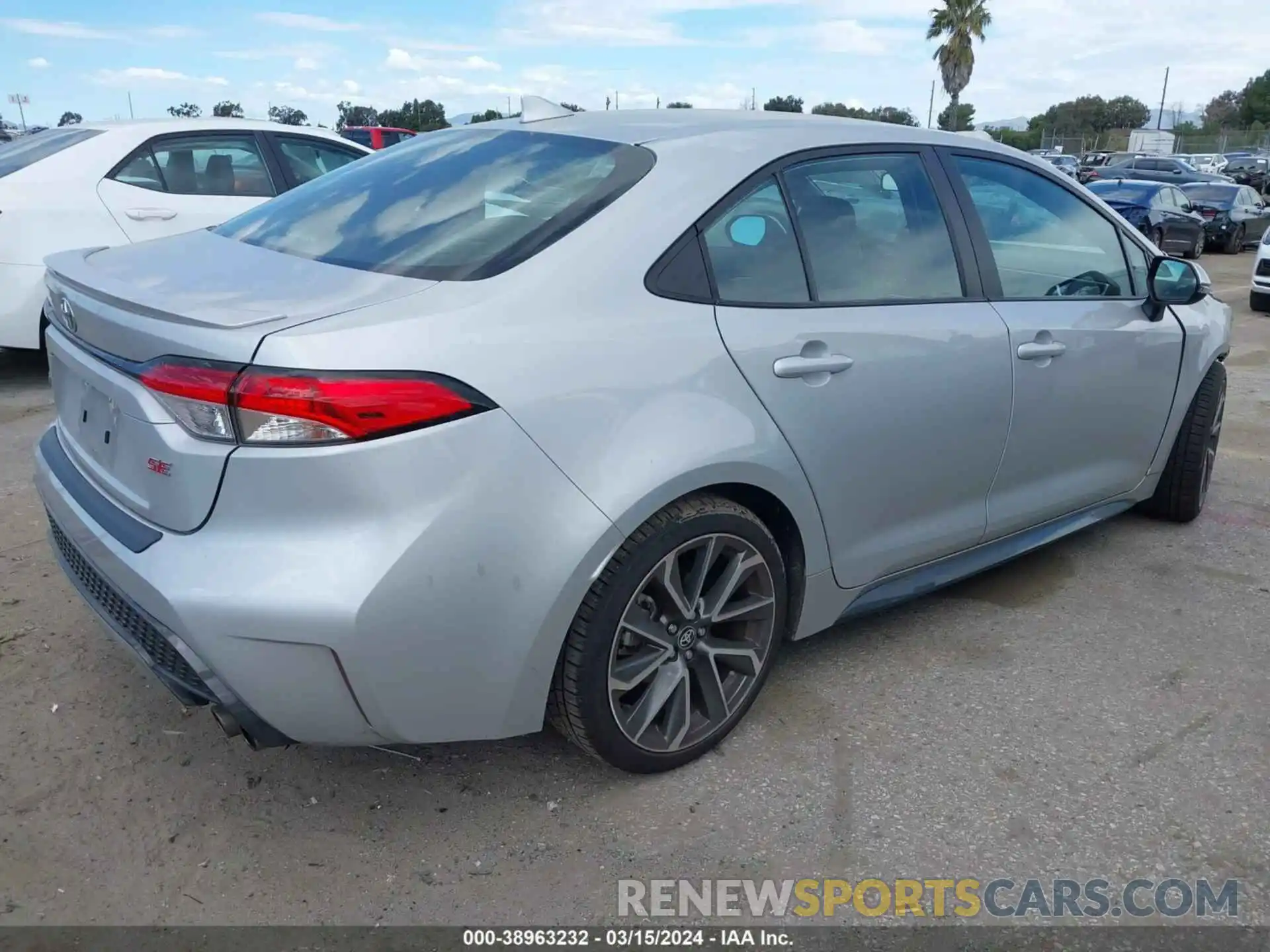 4 Photograph of a damaged car 5YFS4MCE4MP076750 TOYOTA COROLLA 2021