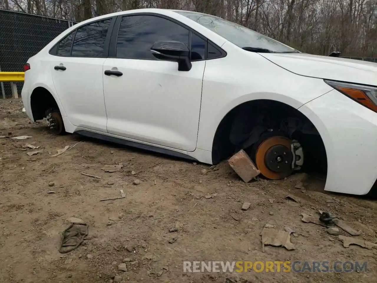 9 Photograph of a damaged car 5YFS4MCE4MP086890 TOYOTA COROLLA 2021