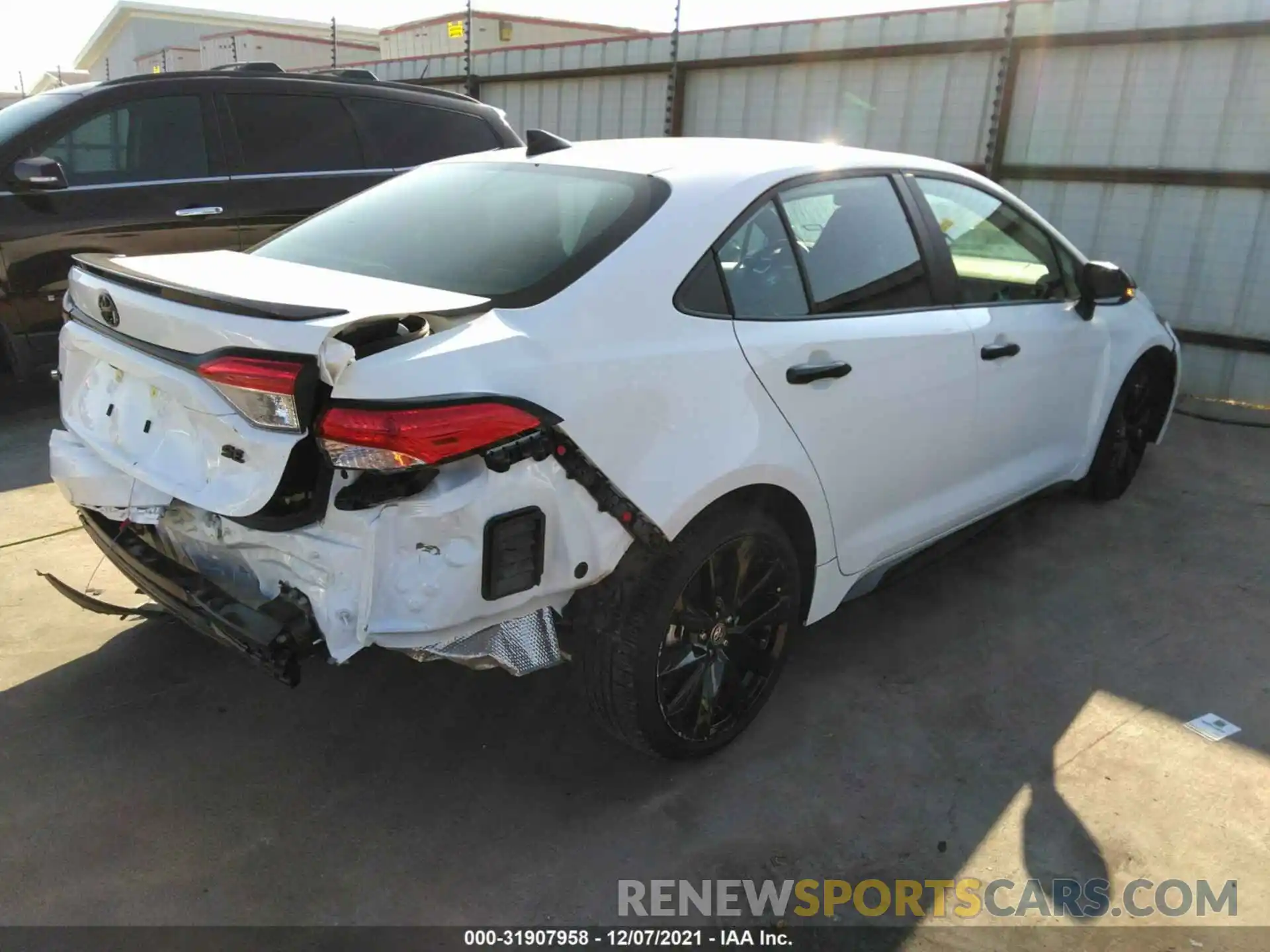 4 Photograph of a damaged car 5YFS4MCE4MP095704 TOYOTA COROLLA 2021