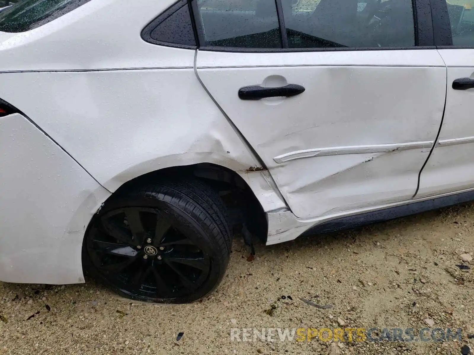 9 Photograph of a damaged car 5YFS4MCE5MP062601 TOYOTA COROLLA 2021