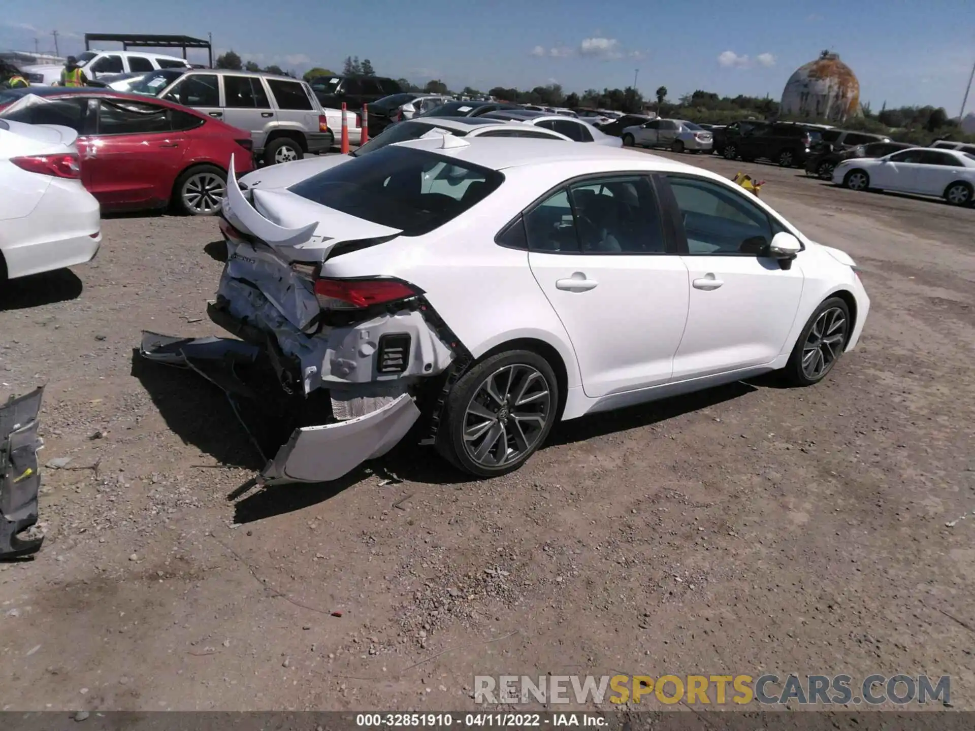 4 Photograph of a damaged car 5YFS4MCE5MP064316 TOYOTA COROLLA 2021