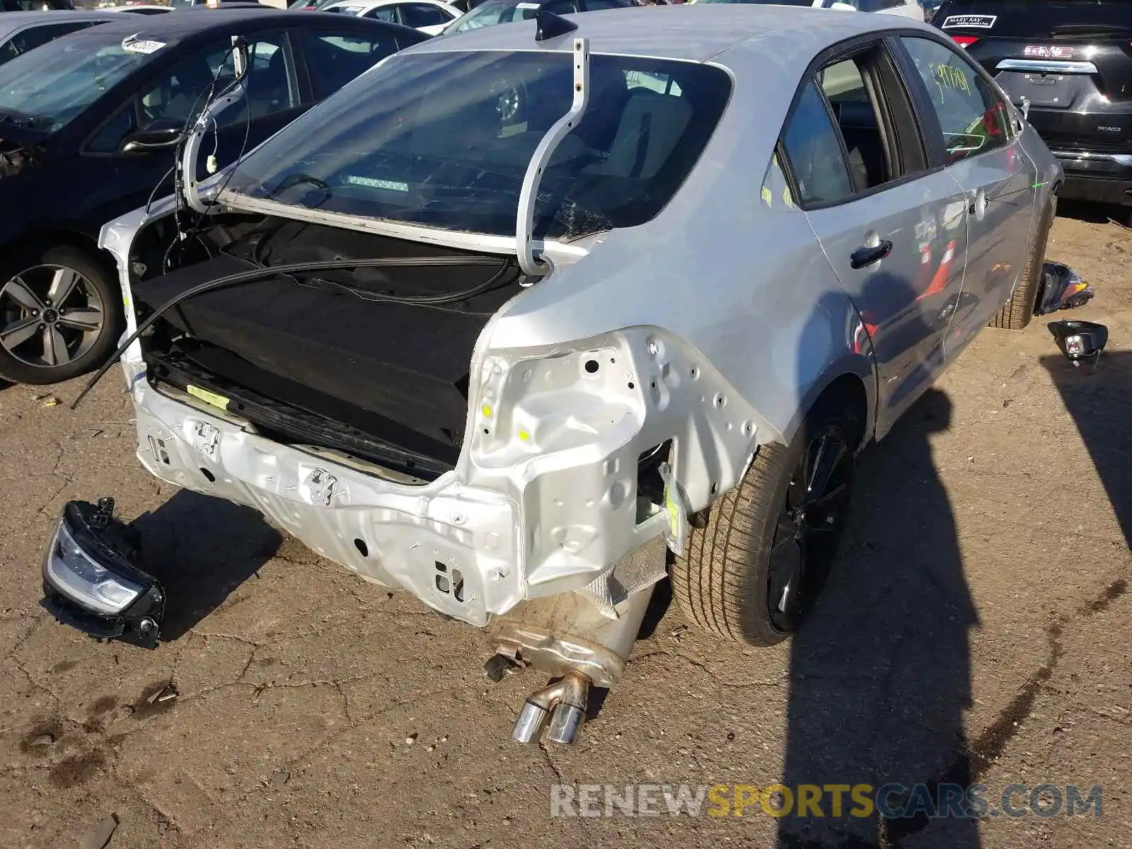 4 Photograph of a damaged car 5YFS4MCE5MP068169 TOYOTA COROLLA 2021