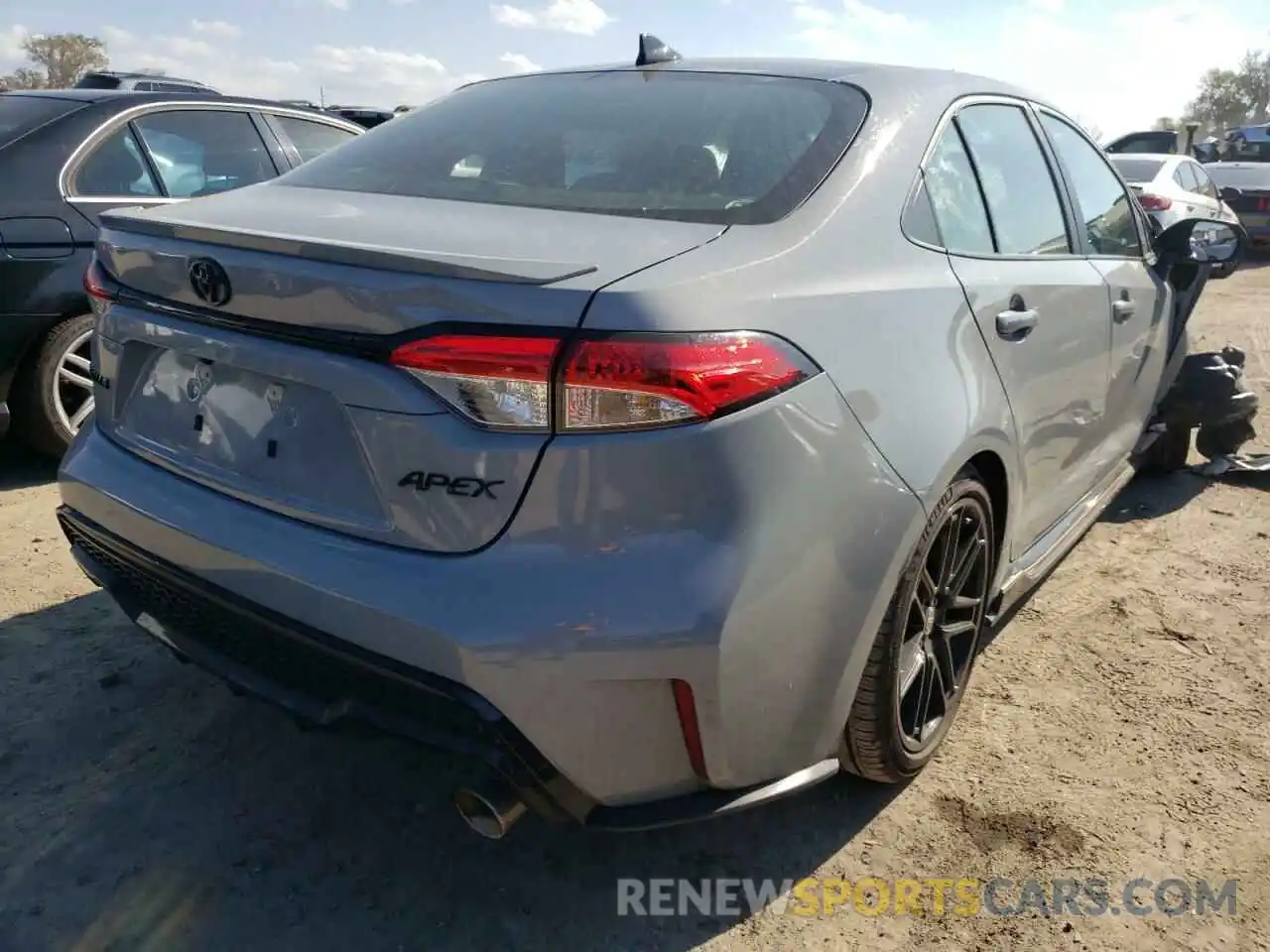 4 Photograph of a damaged car 5YFS4MCE5MP082153 TOYOTA COROLLA 2021