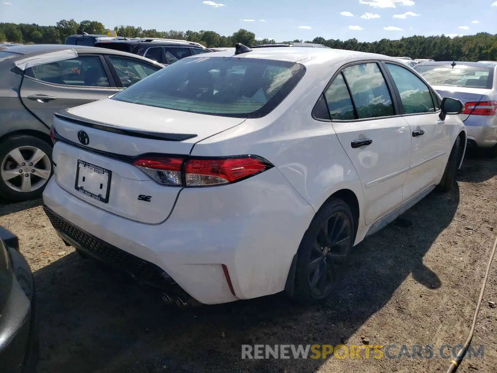 4 Photograph of a damaged car 5YFS4MCE5MP091614 TOYOTA COROLLA 2021