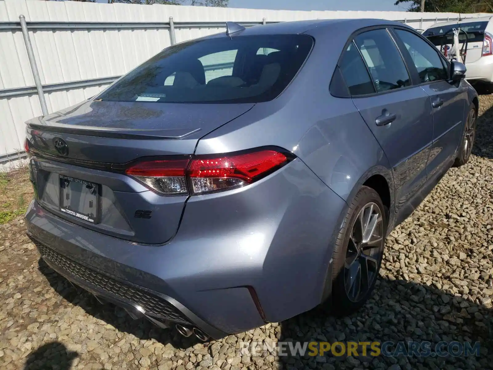 4 Photograph of a damaged car 5YFS4MCE5MP092519 TOYOTA COROLLA 2021