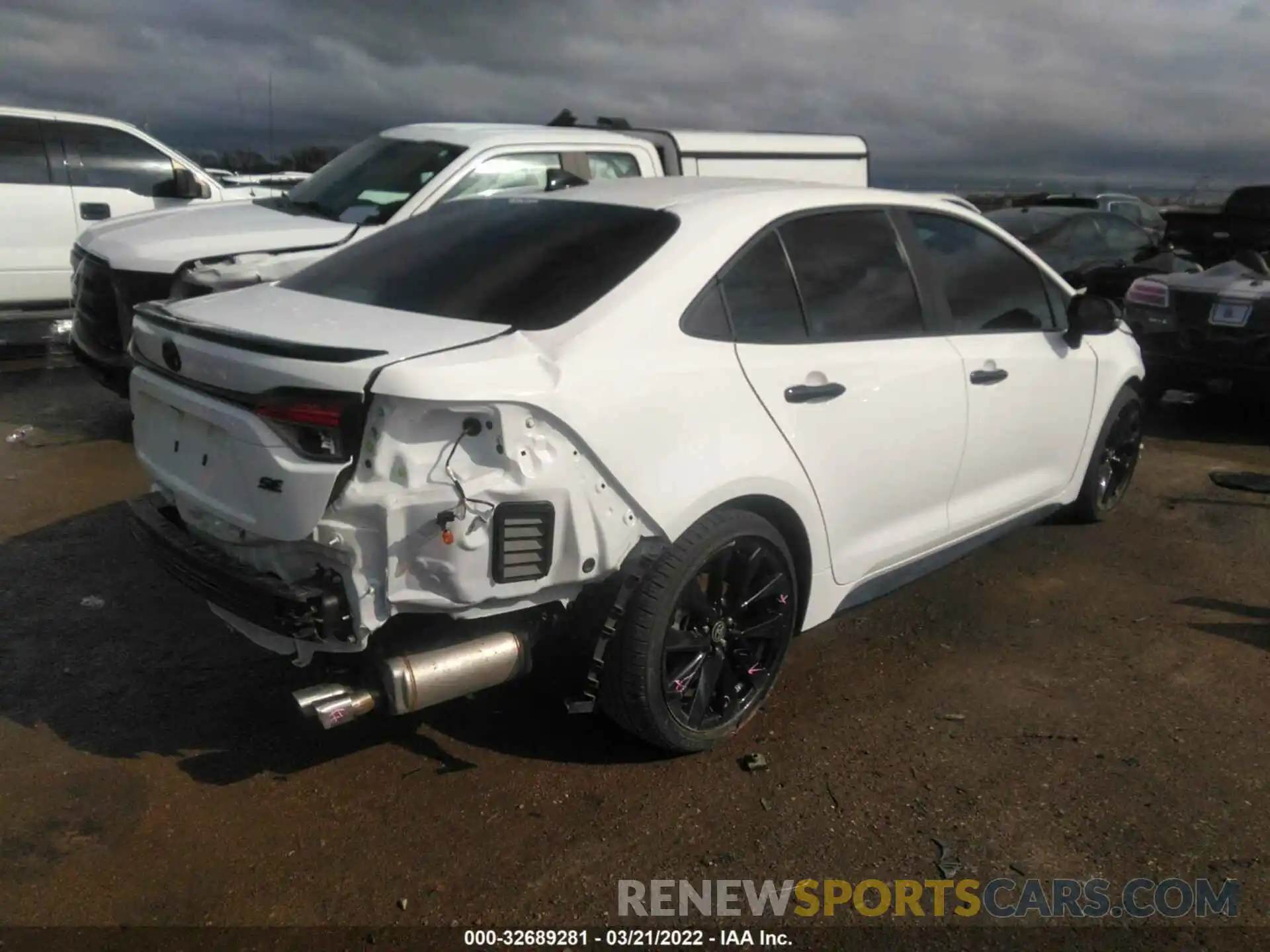 4 Photograph of a damaged car 5YFS4MCE5MP093315 TOYOTA COROLLA 2021