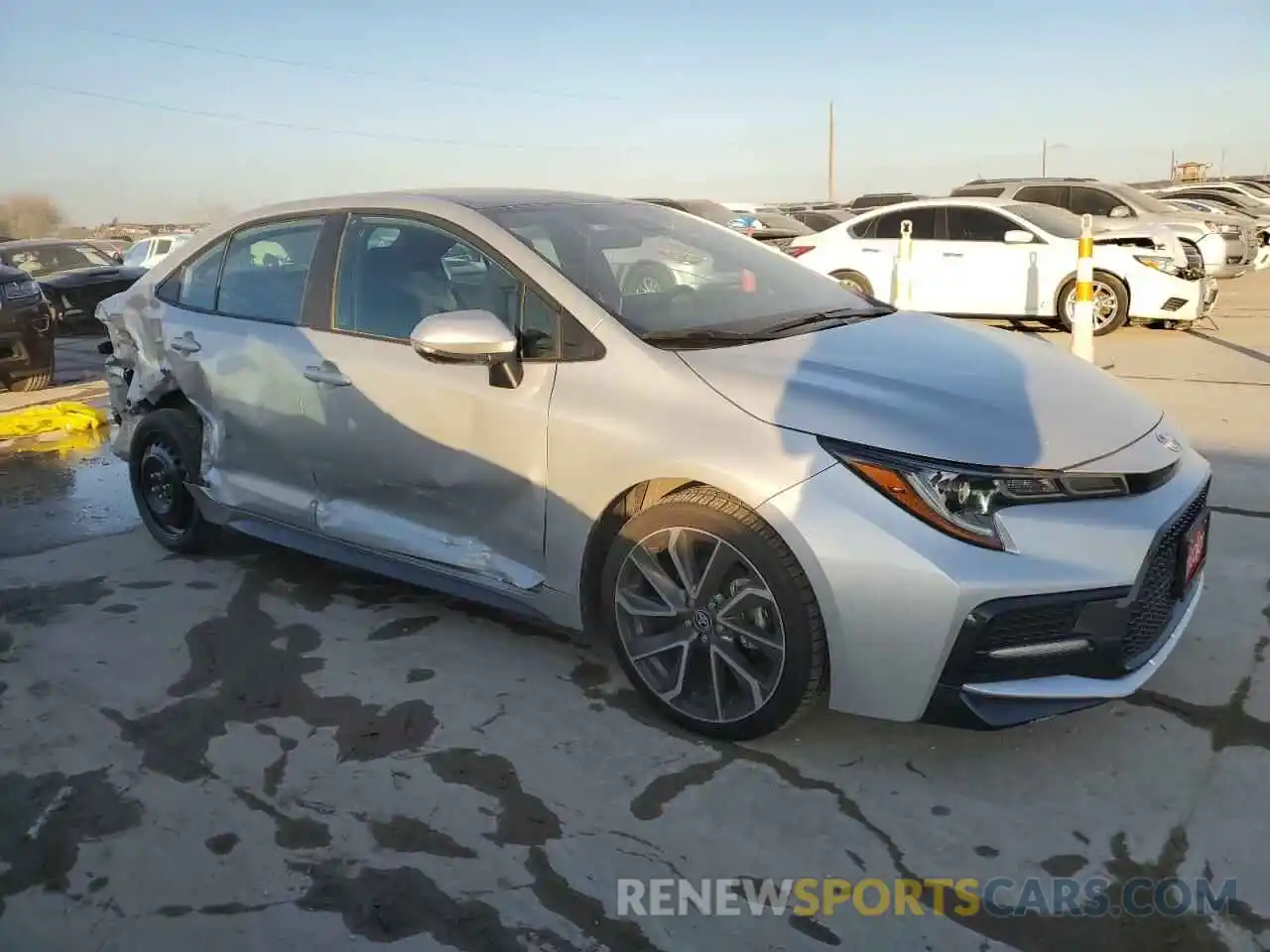 4 Photograph of a damaged car 5YFS4MCE5MP093346 TOYOTA COROLLA 2021