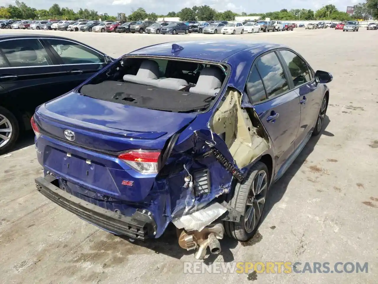 4 Photograph of a damaged car 5YFS4MCE5MP093511 TOYOTA COROLLA 2021