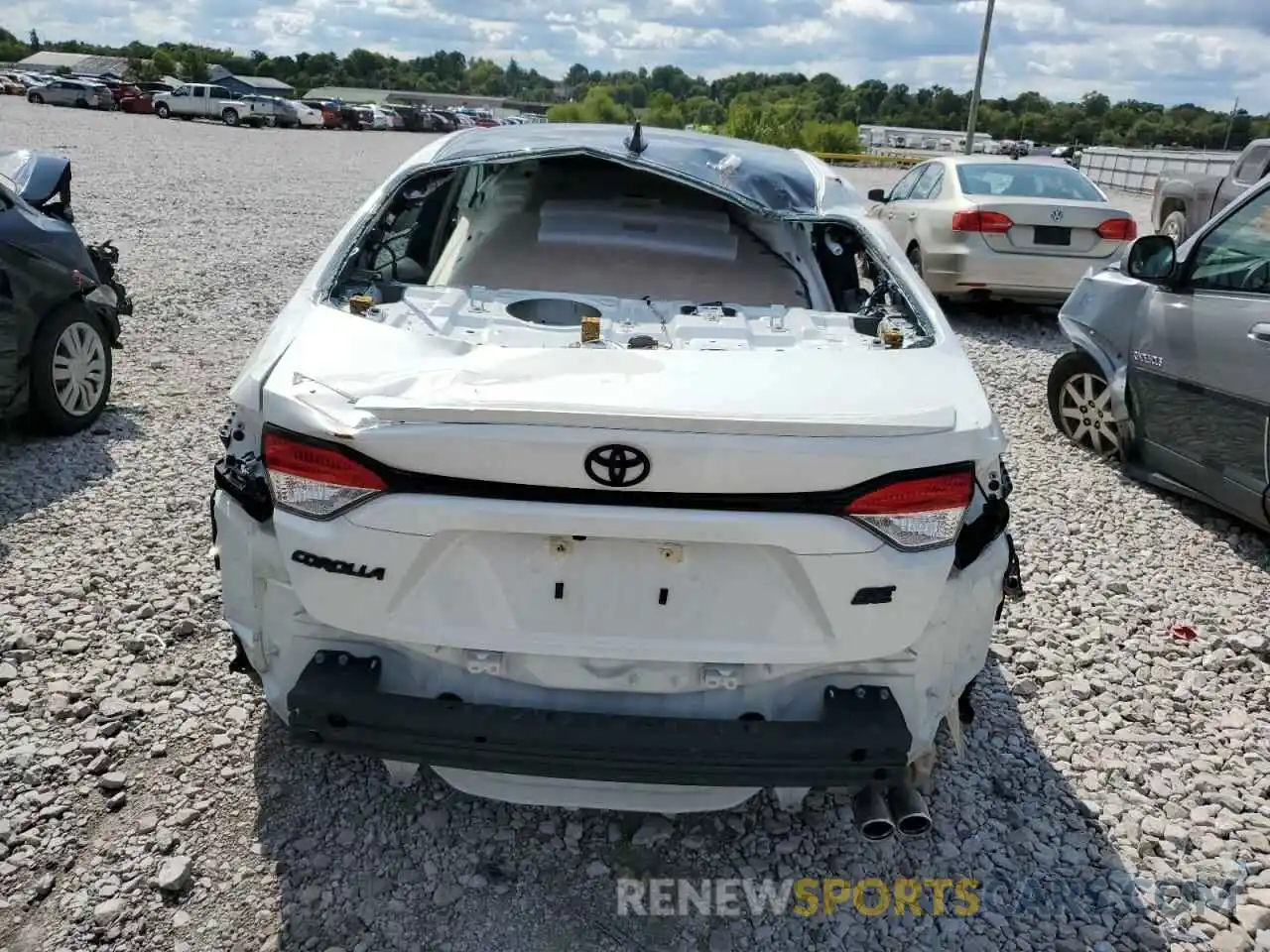 9 Photograph of a damaged car 5YFS4MCE5MP093587 TOYOTA COROLLA 2021