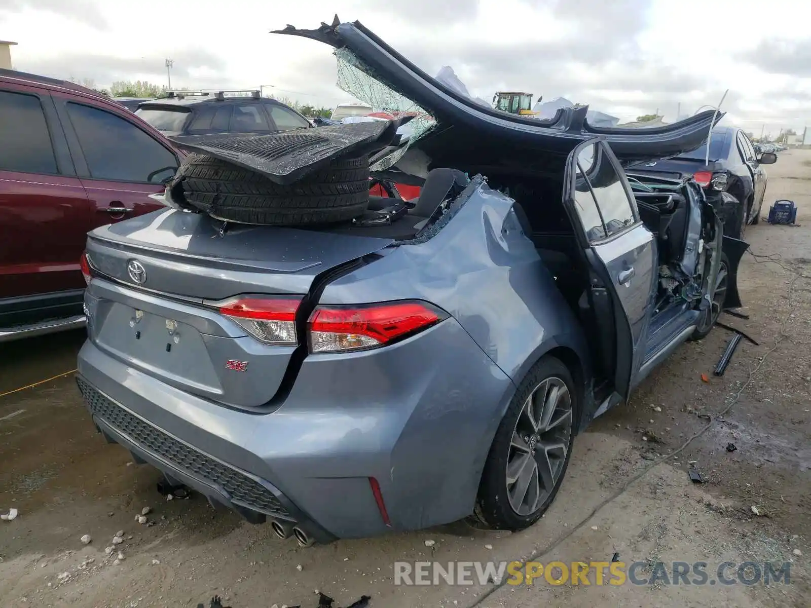 4 Photograph of a damaged car 5YFS4MCE5MP097431 TOYOTA COROLLA 2021