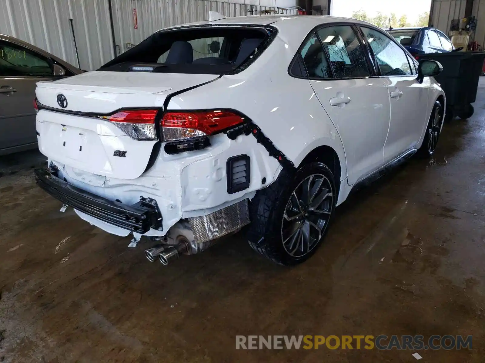 4 Photograph of a damaged car 5YFS4MCE6MP064261 TOYOTA COROLLA 2021