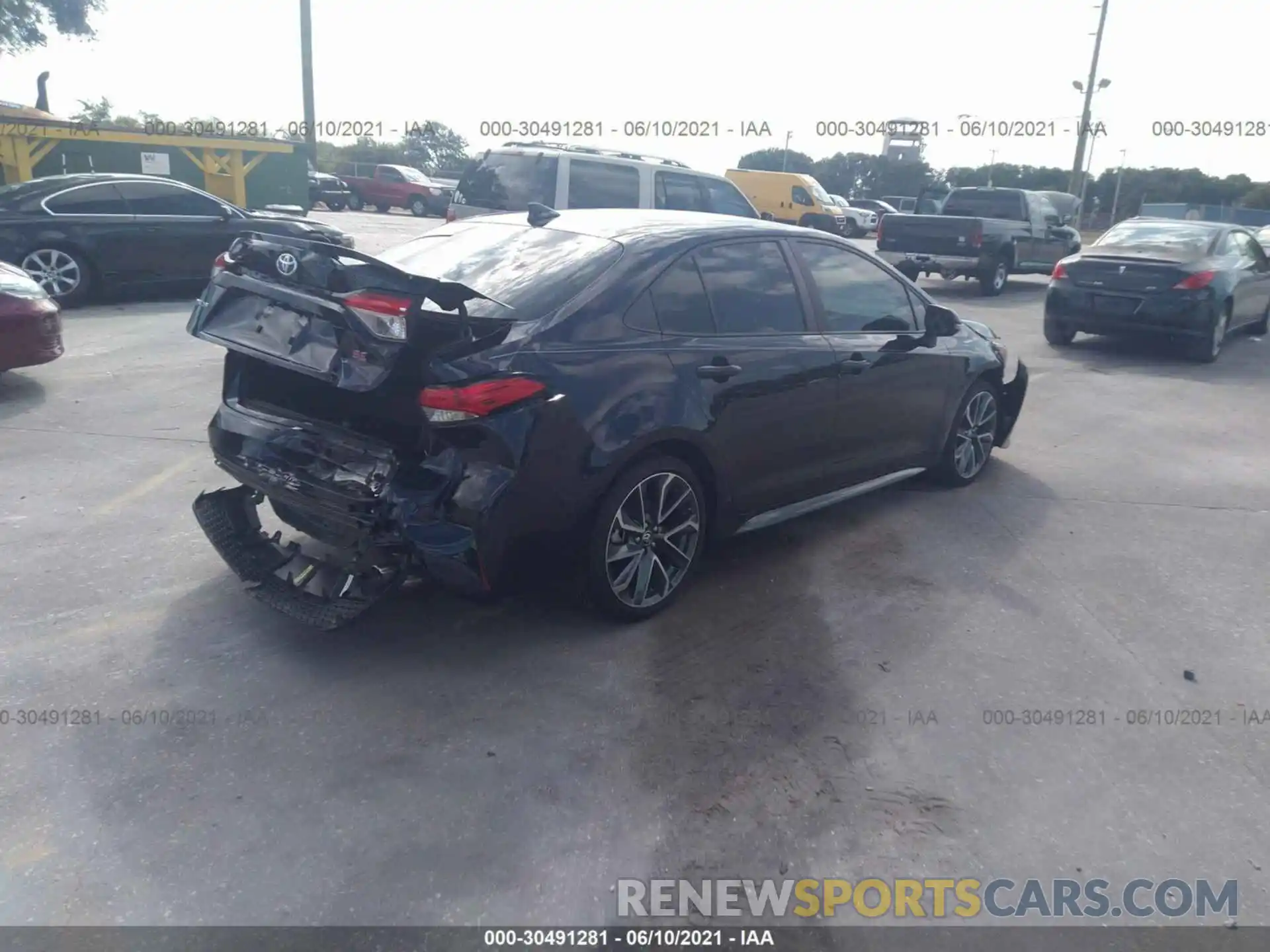 4 Photograph of a damaged car 5YFS4MCE6MP066513 TOYOTA COROLLA 2021