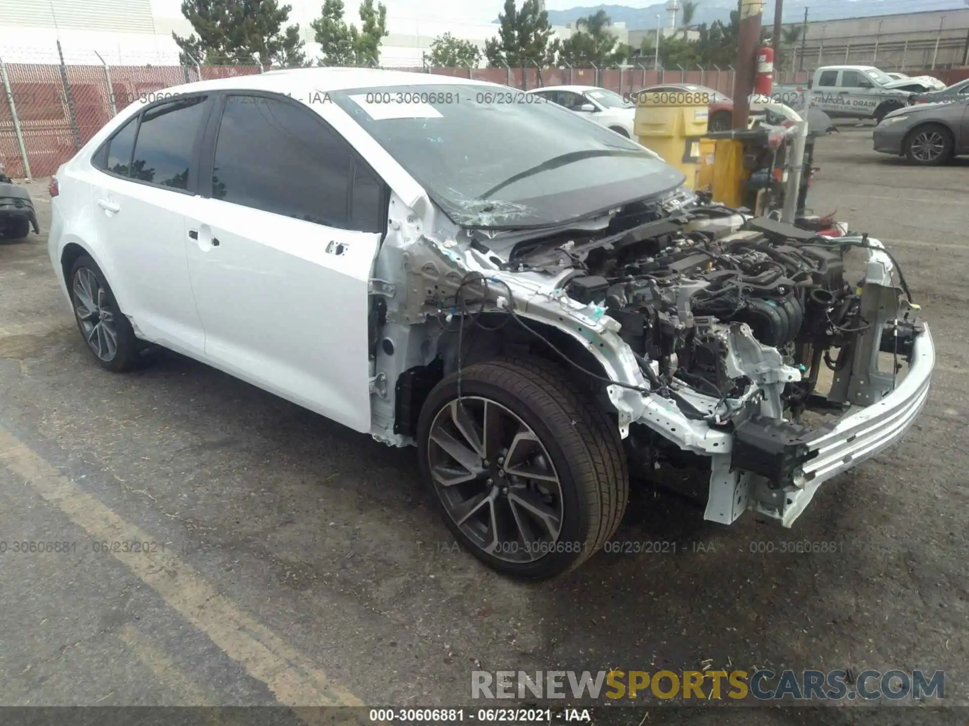 1 Photograph of a damaged car 5YFS4MCE6MP077365 TOYOTA COROLLA 2021