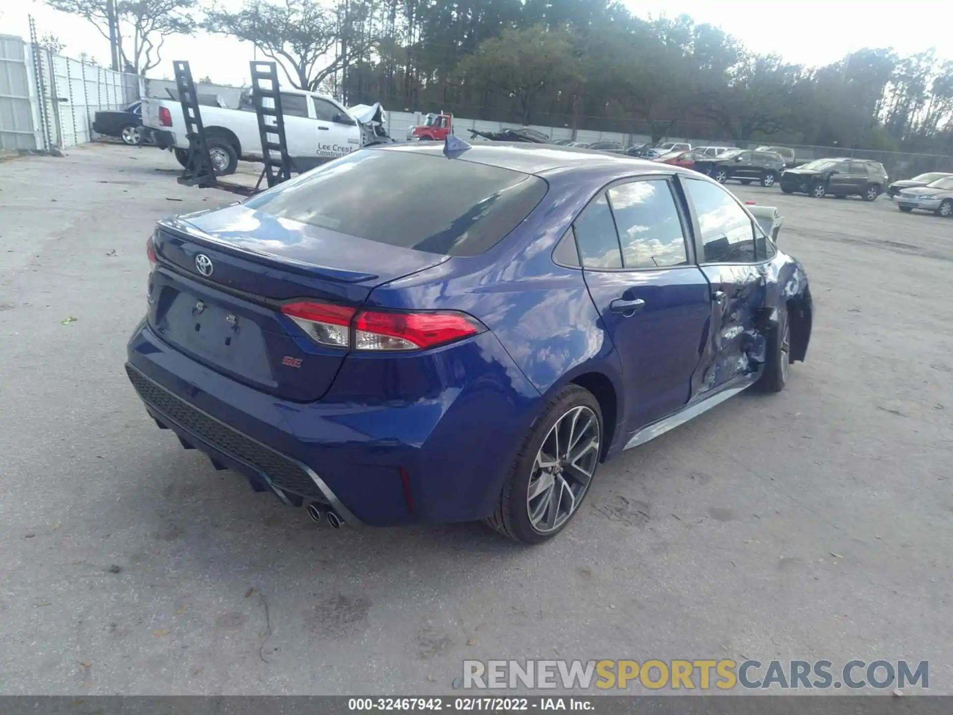 4 Photograph of a damaged car 5YFS4MCE6MP089922 TOYOTA COROLLA 2021