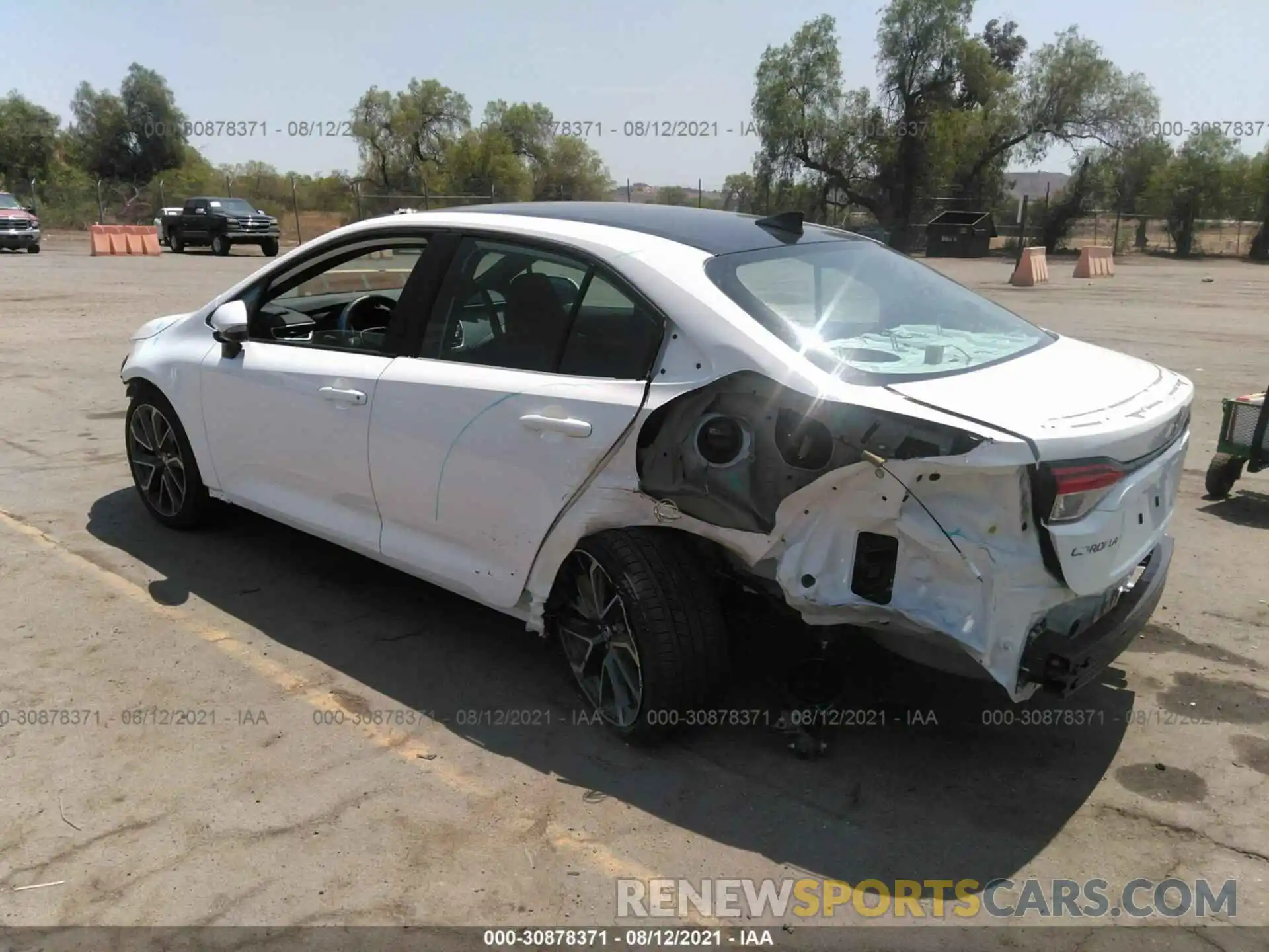 3 Photograph of a damaged car 5YFS4MCE6MP090620 TOYOTA COROLLA 2021