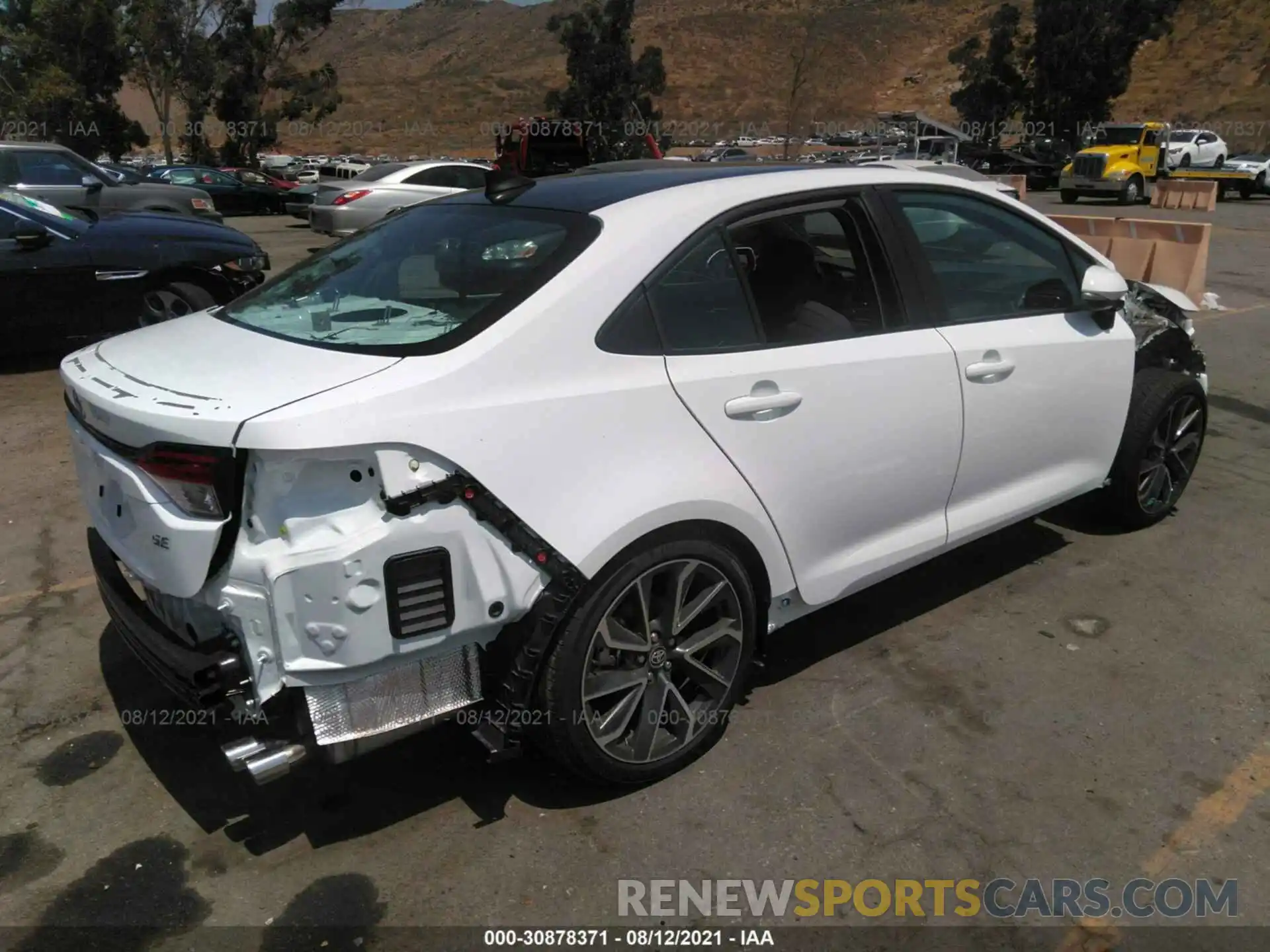 4 Photograph of a damaged car 5YFS4MCE6MP090620 TOYOTA COROLLA 2021