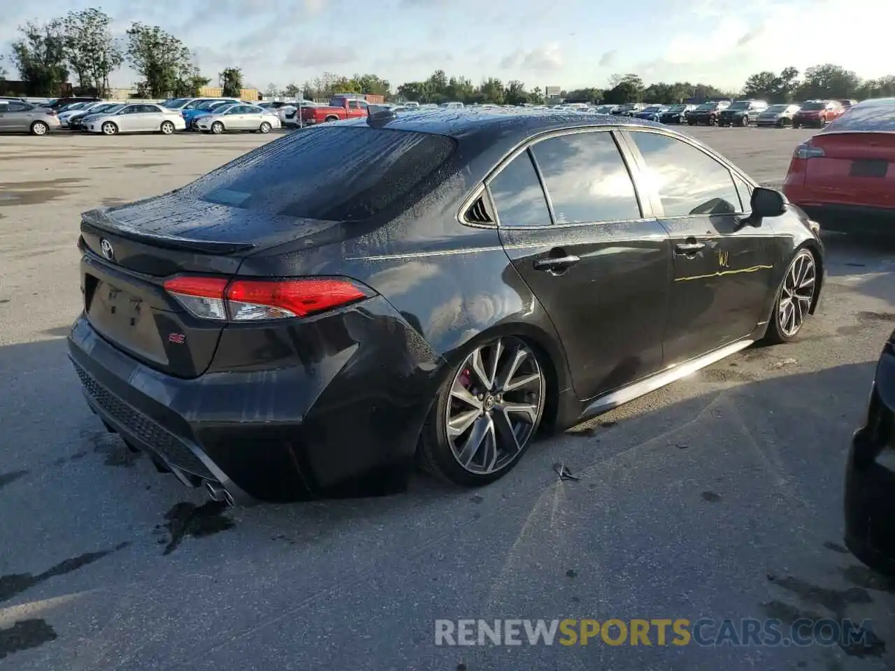 4 Photograph of a damaged car 5YFS4MCE7MP059621 TOYOTA COROLLA 2021