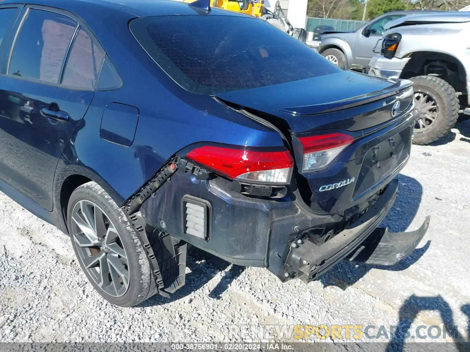 17 Photograph of a damaged car 5YFS4MCE7MP065855 TOYOTA COROLLA 2021