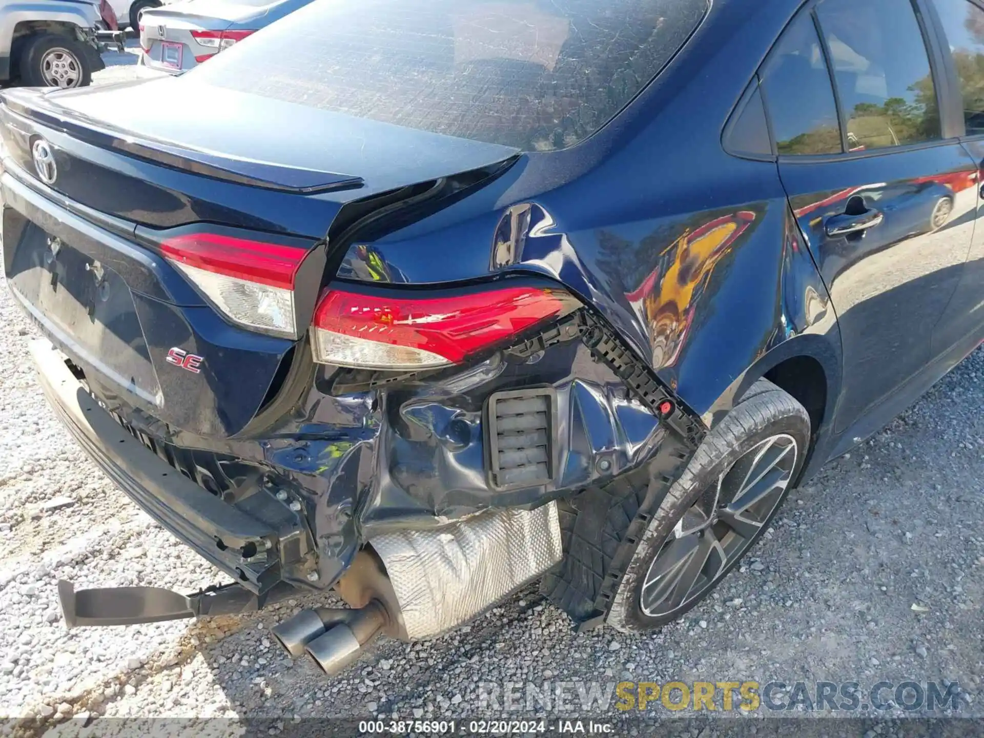 18 Photograph of a damaged car 5YFS4MCE7MP065855 TOYOTA COROLLA 2021