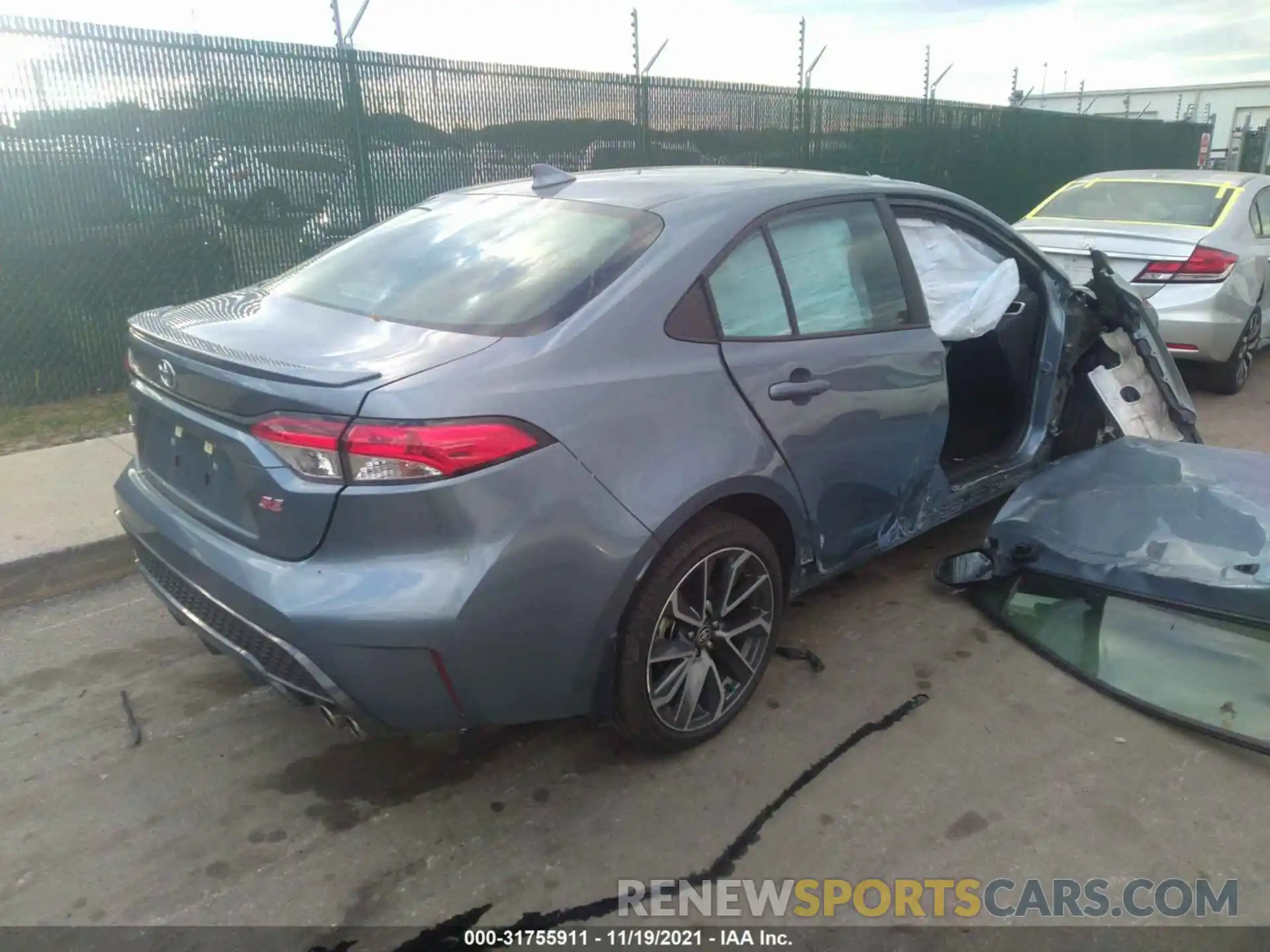 4 Photograph of a damaged car 5YFS4MCE7MP066813 TOYOTA COROLLA 2021