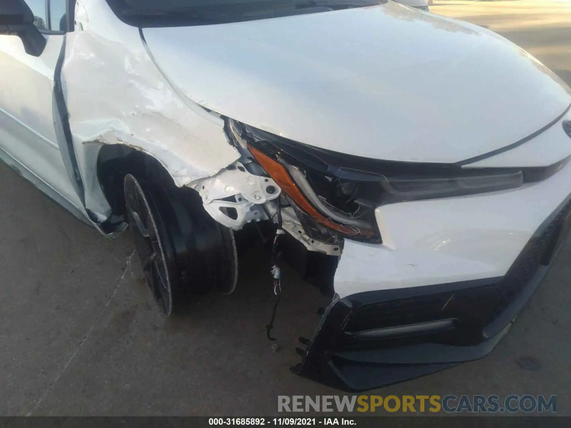 6 Photograph of a damaged car 5YFS4MCE7MP080808 TOYOTA COROLLA 2021