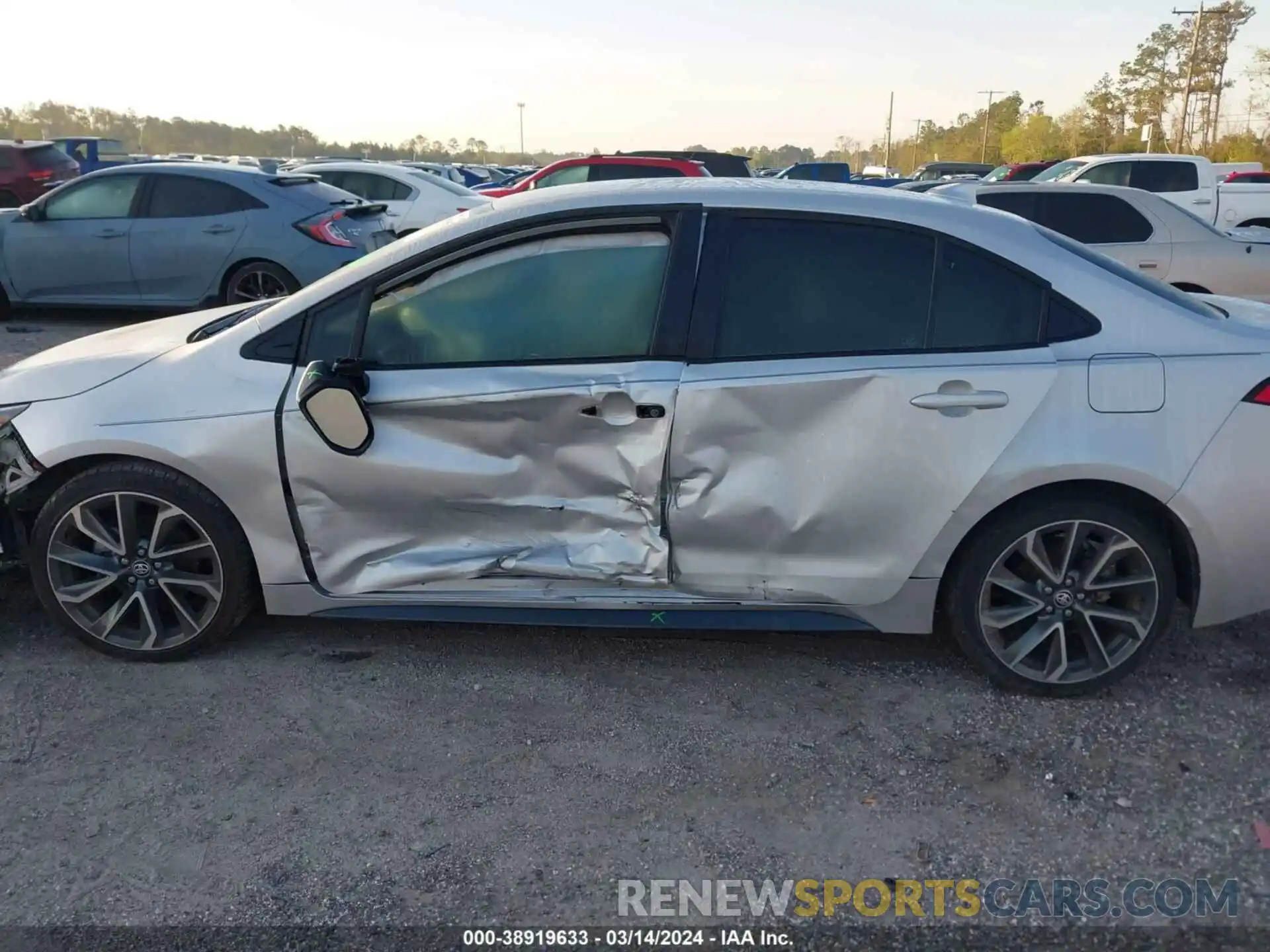 13 Photograph of a damaged car 5YFS4MCE7MP085278 TOYOTA COROLLA 2021