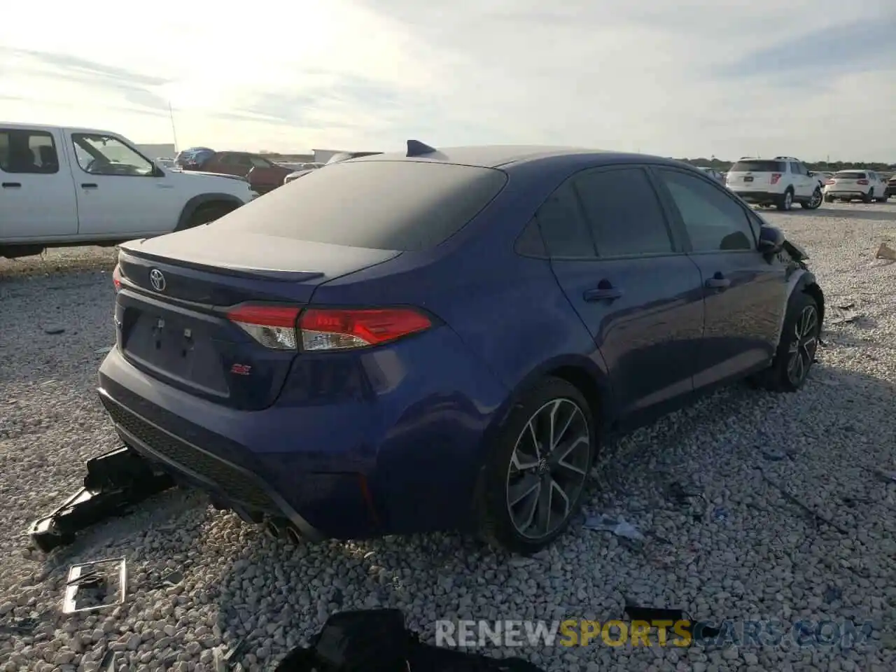 4 Photograph of a damaged car 5YFS4MCE7MP087550 TOYOTA COROLLA 2021