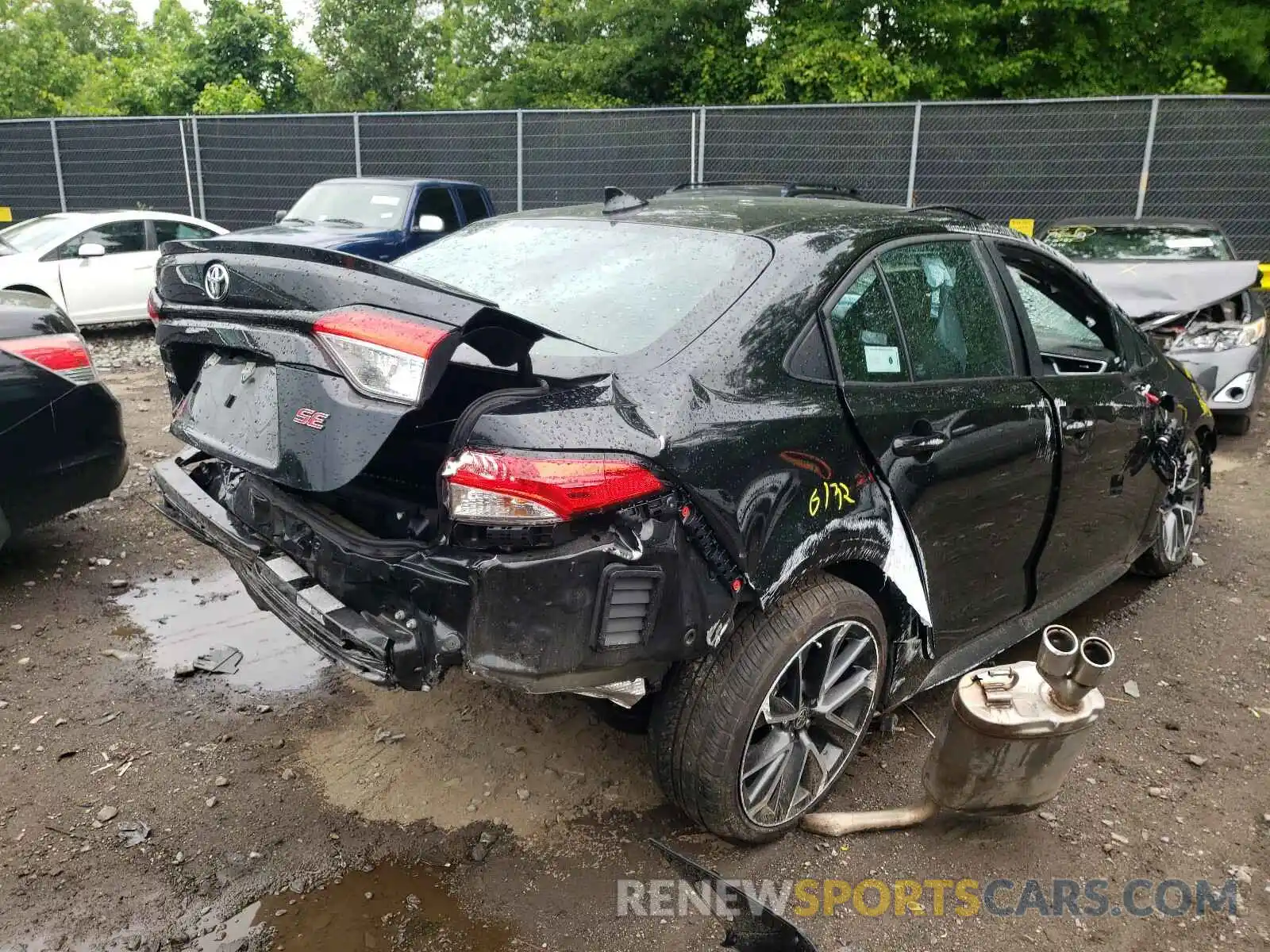 4 Photograph of a damaged car 5YFS4MCE8MP060423 TOYOTA COROLLA 2021