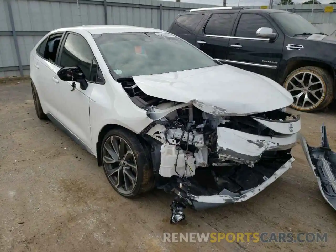 1 Photograph of a damaged car 5YFS4MCE8MP065525 TOYOTA COROLLA 2021