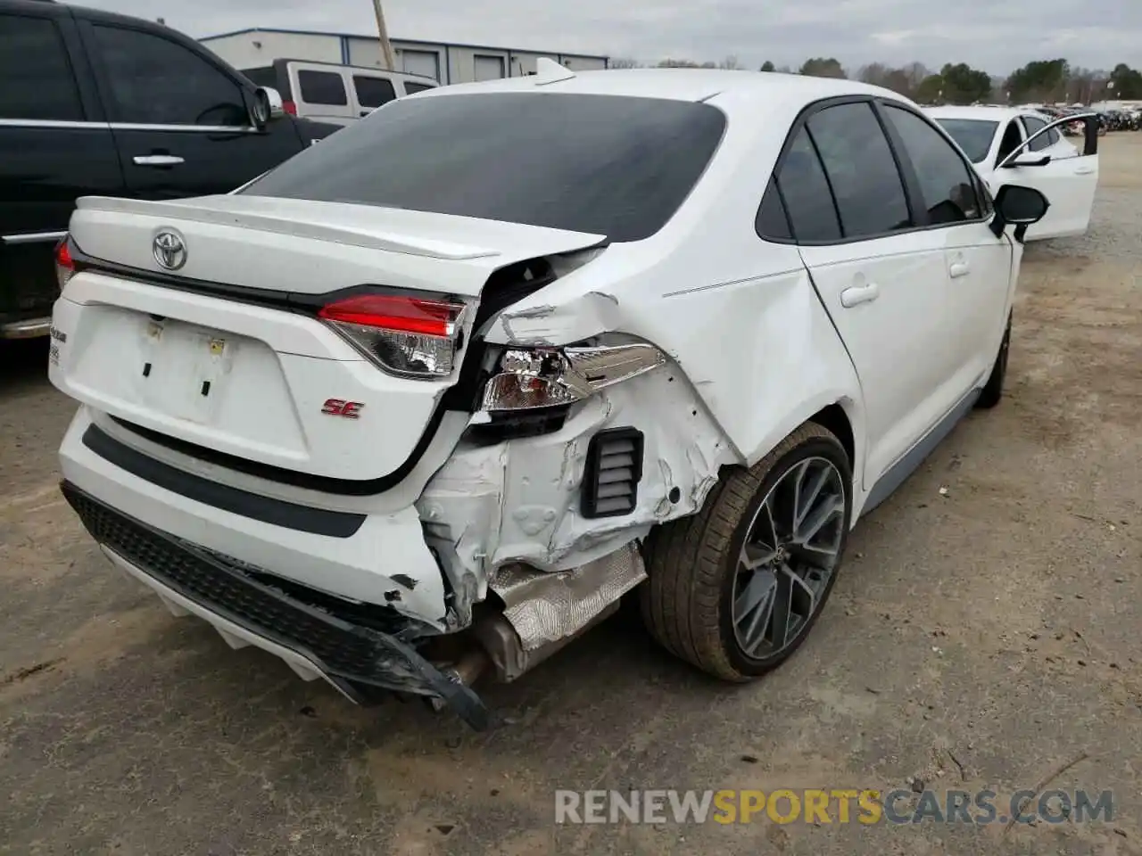 4 Photograph of a damaged car 5YFS4MCE8MP065525 TOYOTA COROLLA 2021