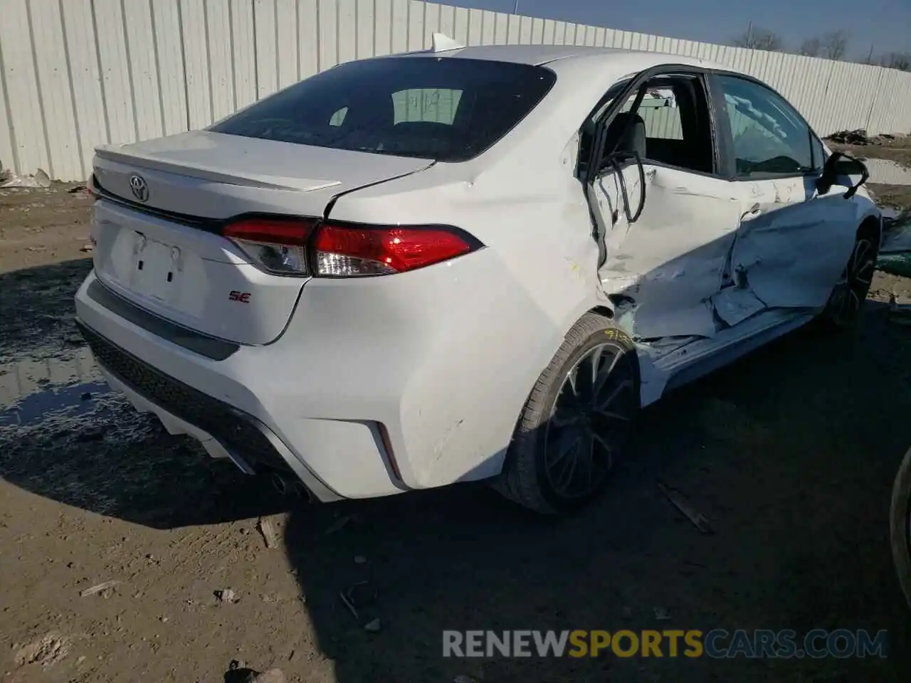 4 Photograph of a damaged car 5YFS4MCE8MP065816 TOYOTA COROLLA 2021