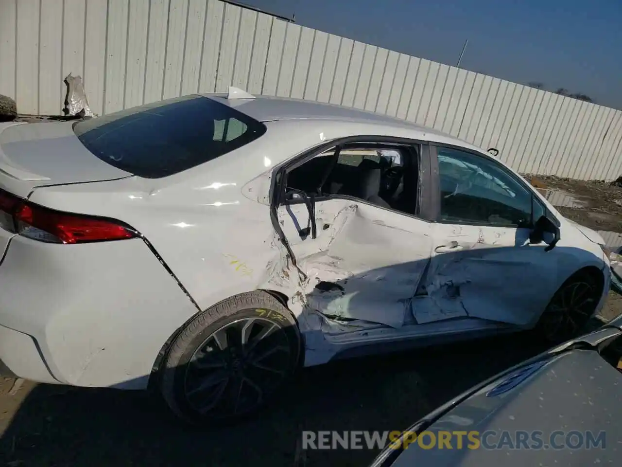 9 Photograph of a damaged car 5YFS4MCE8MP065816 TOYOTA COROLLA 2021