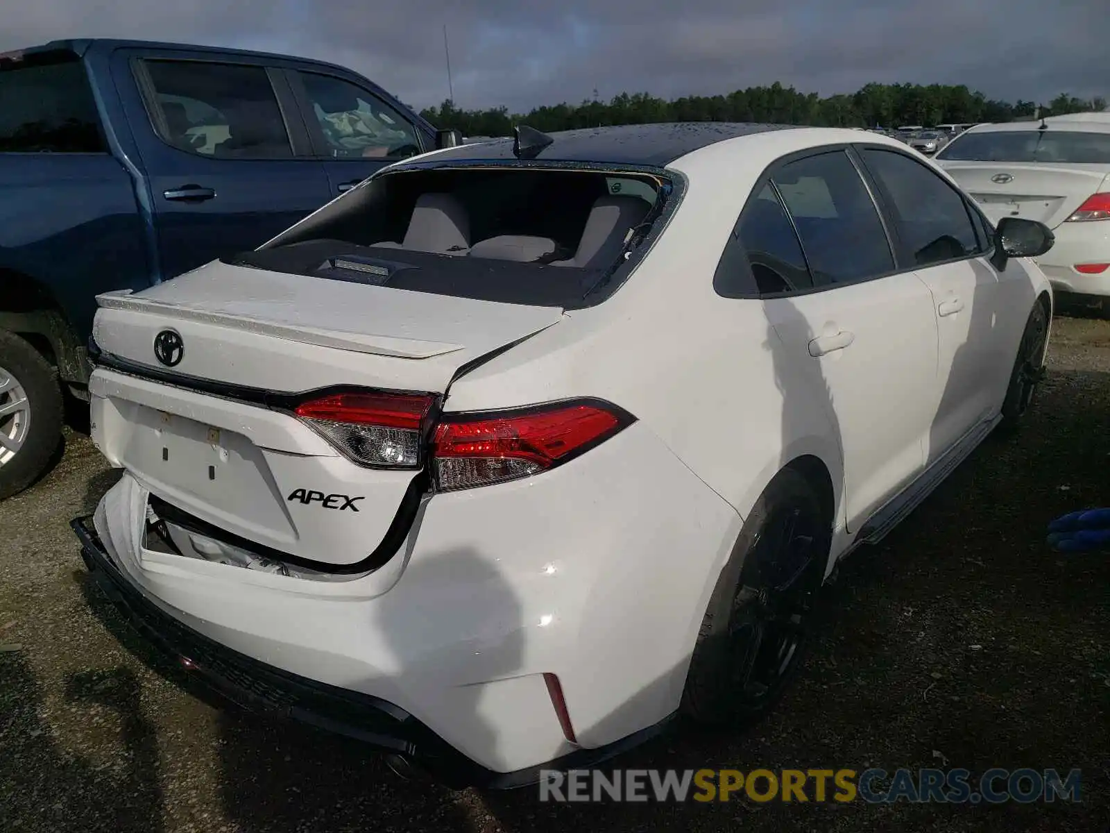 4 Photograph of a damaged car 5YFS4MCE8MP078145 TOYOTA COROLLA 2021