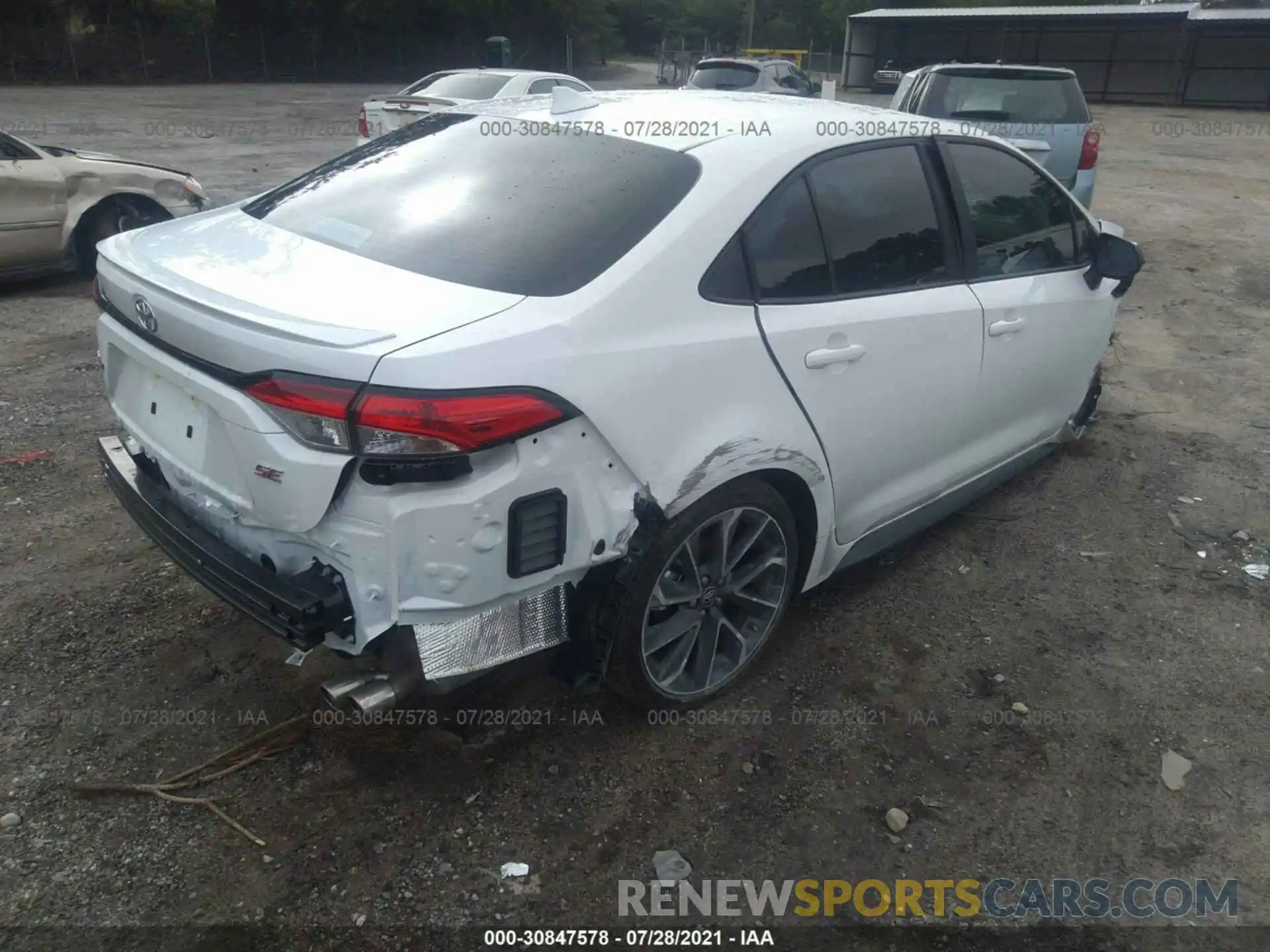 4 Photograph of a damaged car 5YFS4MCE8MP089050 TOYOTA COROLLA 2021