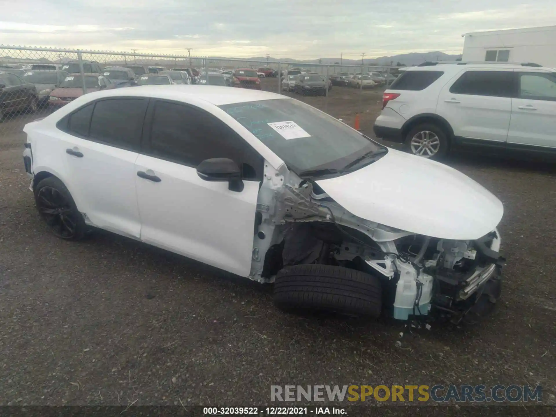 1 Photograph of a damaged car 5YFS4MCE8MP096645 TOYOTA COROLLA 2021