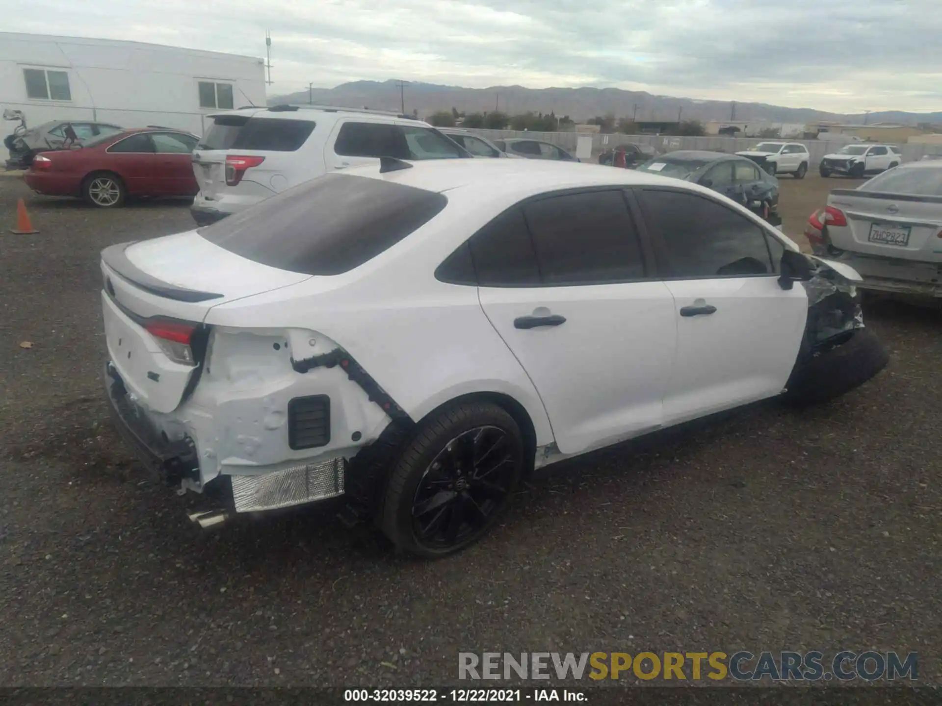 4 Photograph of a damaged car 5YFS4MCE8MP096645 TOYOTA COROLLA 2021