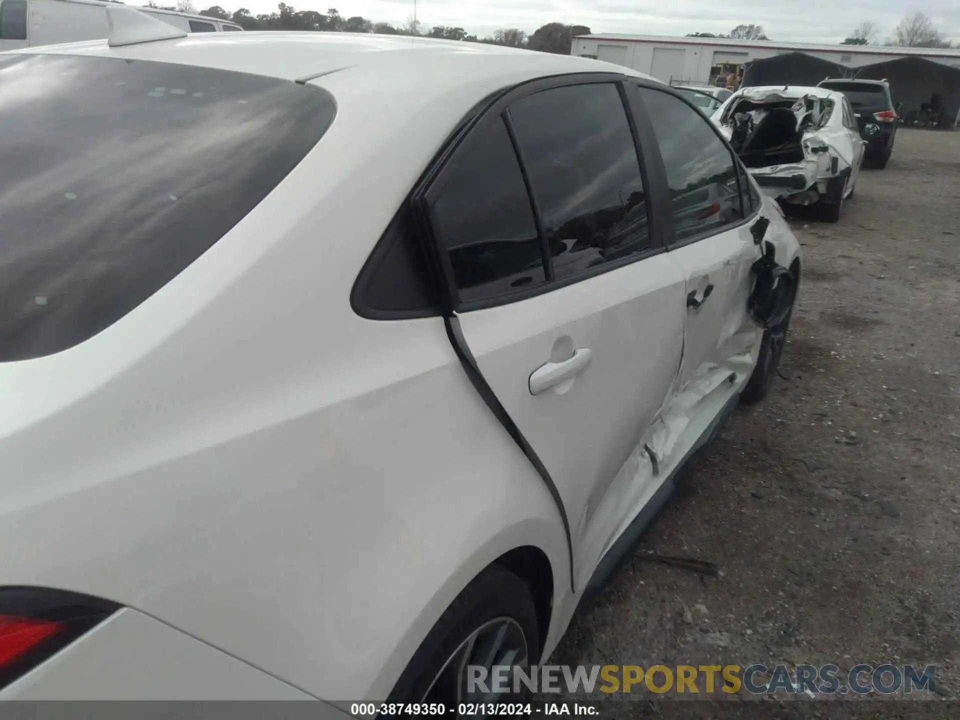 17 Photograph of a damaged car 5YFS4MCE9MP060088 TOYOTA COROLLA 2021