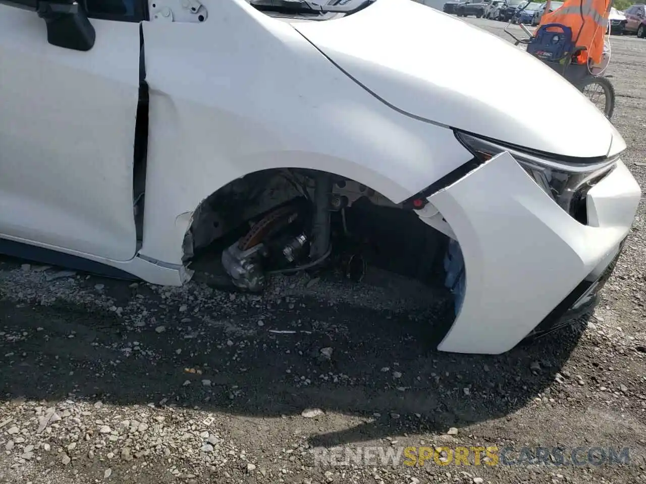 9 Photograph of a damaged car 5YFS4MCE9MP074685 TOYOTA COROLLA 2021