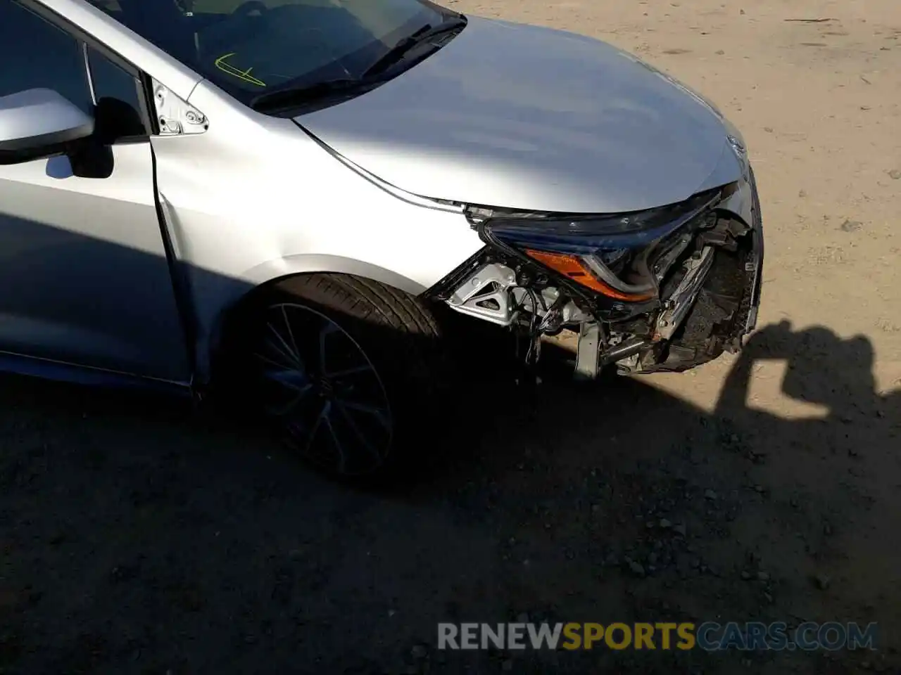 9 Photograph of a damaged car 5YFS4MCE9MP078011 TOYOTA COROLLA 2021