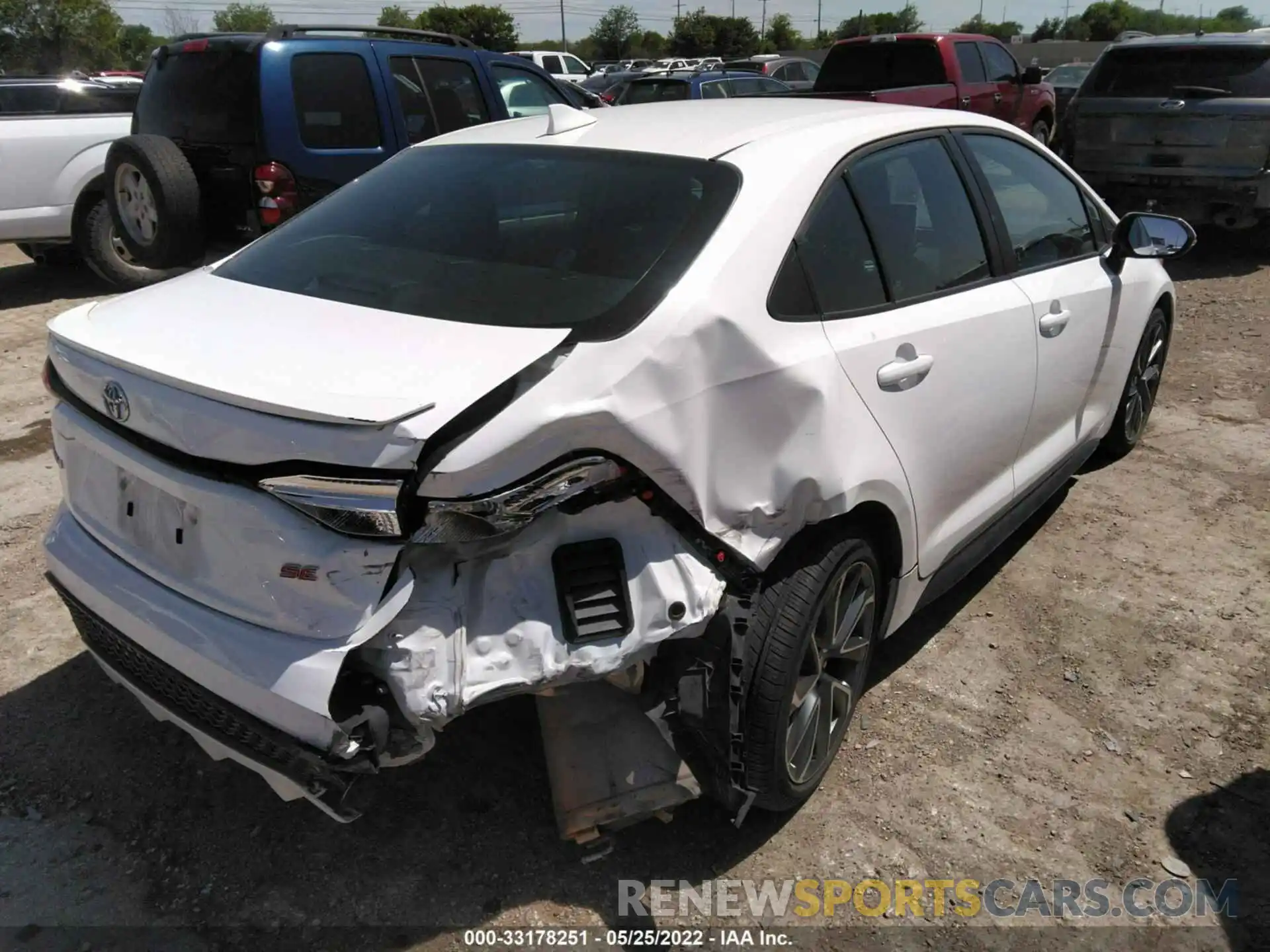 4 Photograph of a damaged car 5YFS4MCE9MP078056 TOYOTA COROLLA 2021