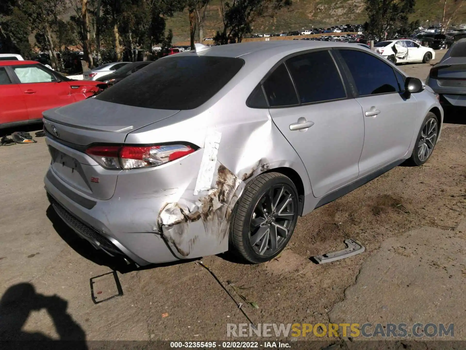 4 Photograph of a damaged car 5YFS4MCE9MP081538 TOYOTA COROLLA 2021